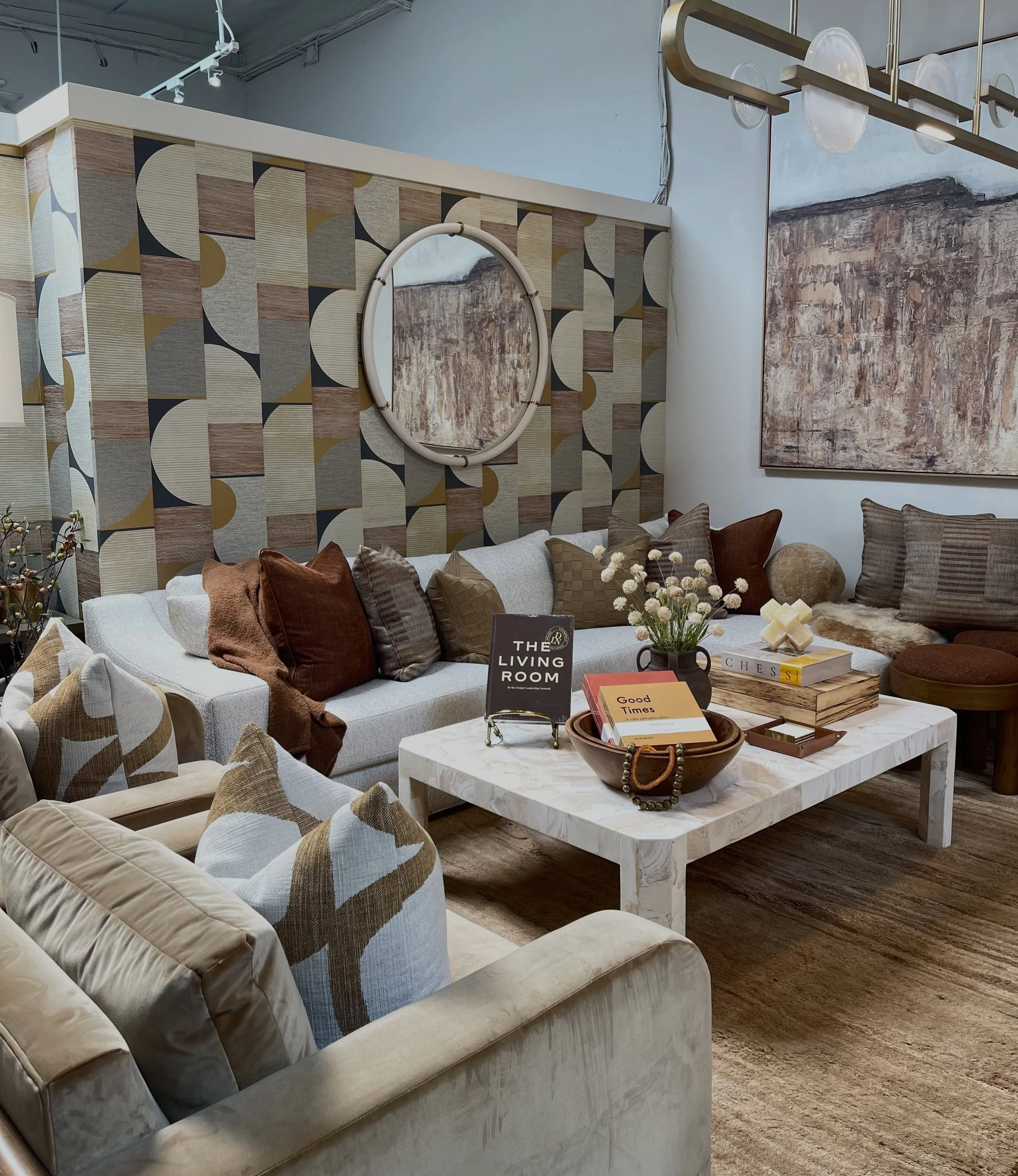 If it&rsquo;s on the floor, it&rsquo;s ready to go! Memo it, buy it, and keep your project moving✨ 

Visit our showrooms in Costa Mesa &amp; San Diego and discover quick finds for fast-paced design days&mdash;because great projects don&rsquo;t wait 