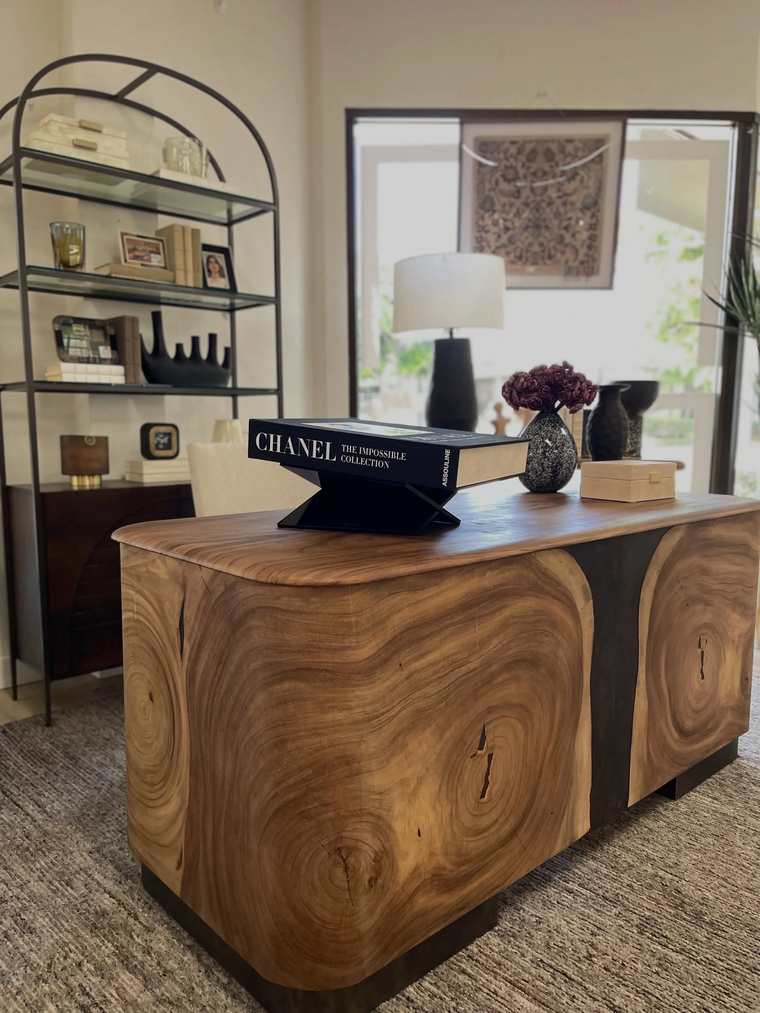 A desk you can&rsquo;t miss! 💫 

This piece is ready to be the star of your next office remodel. Crafted with a mix of rich wood finishes and tones, it brings warmth, character, and just the right amount of edge to any workspace😍

Come see it in 