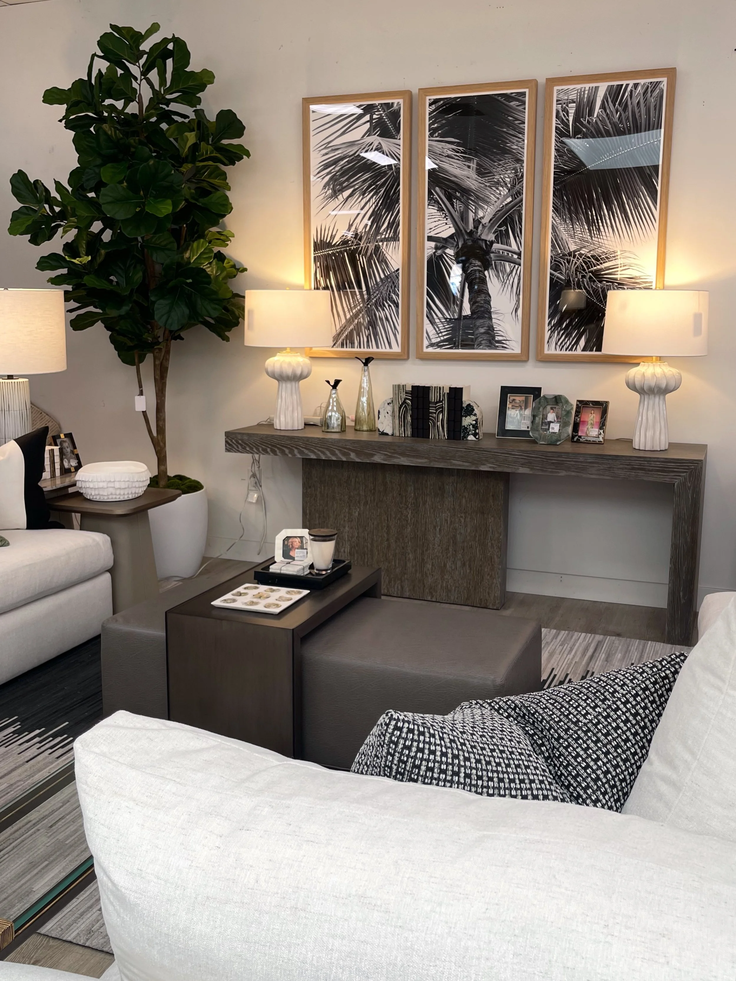 Just a little living room inspo to break that mid-week creative block. 👌🏼 

Whenever you&rsquo;re ready to bring those mood boards to life, come schedule time at the showroom to see how we can partner with you to make it happen. We have over 250 l