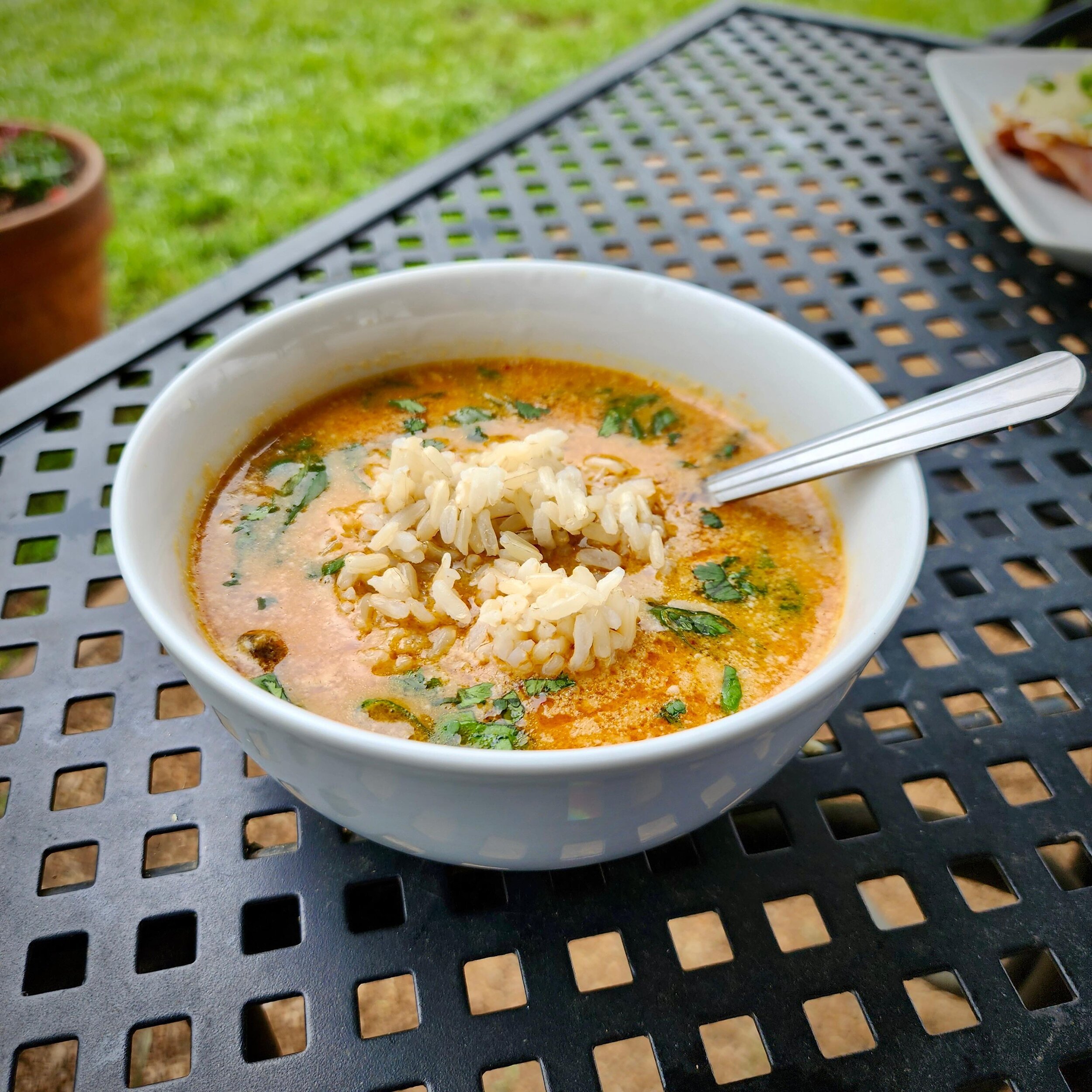 ✨Thai Curry Soup✨
 Our soup this week is packed with mushrooms and chicken all simmered in Thai spice and served with rice. It is a flavorful and filling comfort soup we can&rsquo;t get enough of! Try it this weekend and Monday 7am - 1:30m

Cast Iron