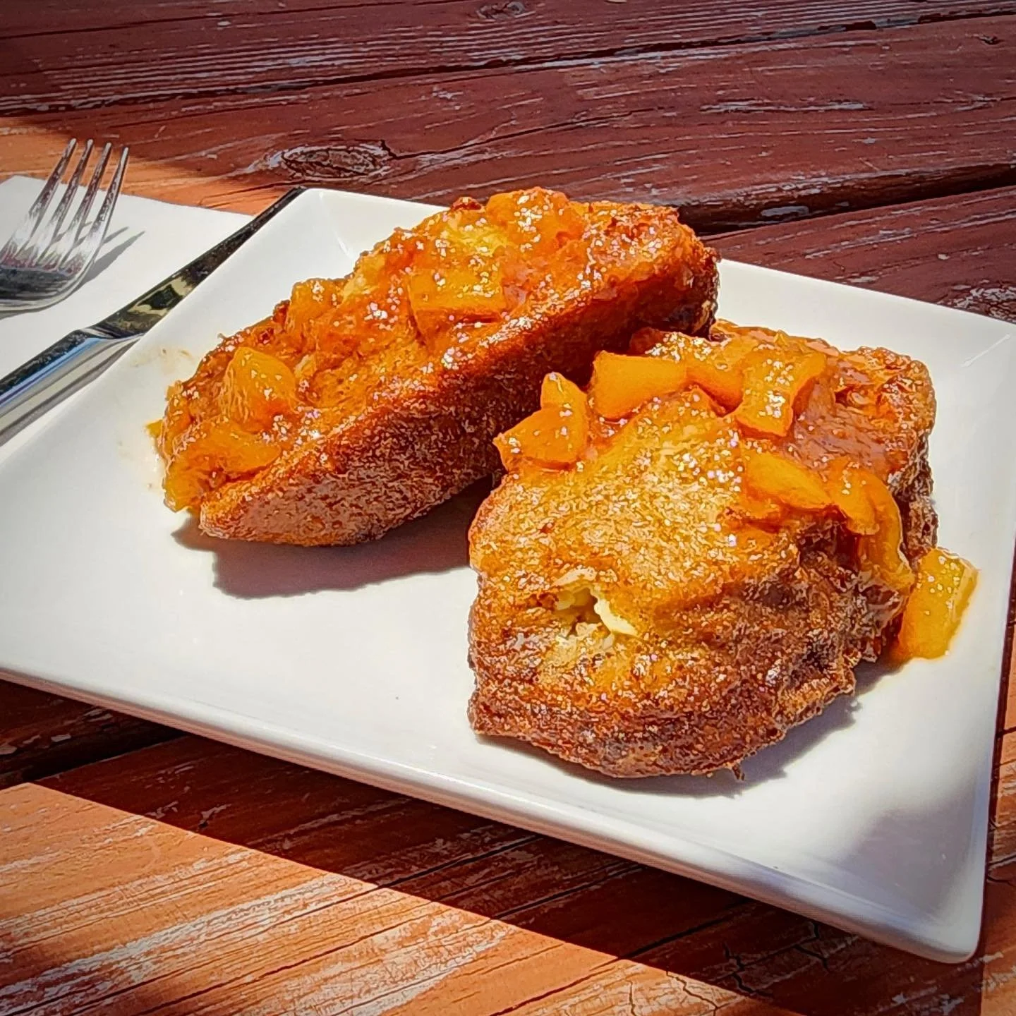 🍑Peaches and Cream French Toast 🍑
Our moms used to say a peach a day keeps the doctor away&hellip;or something like that. The point is you should come try our Peaches and Cream French Toast this weekend! Our French Toast stuffed with vanilla bean c