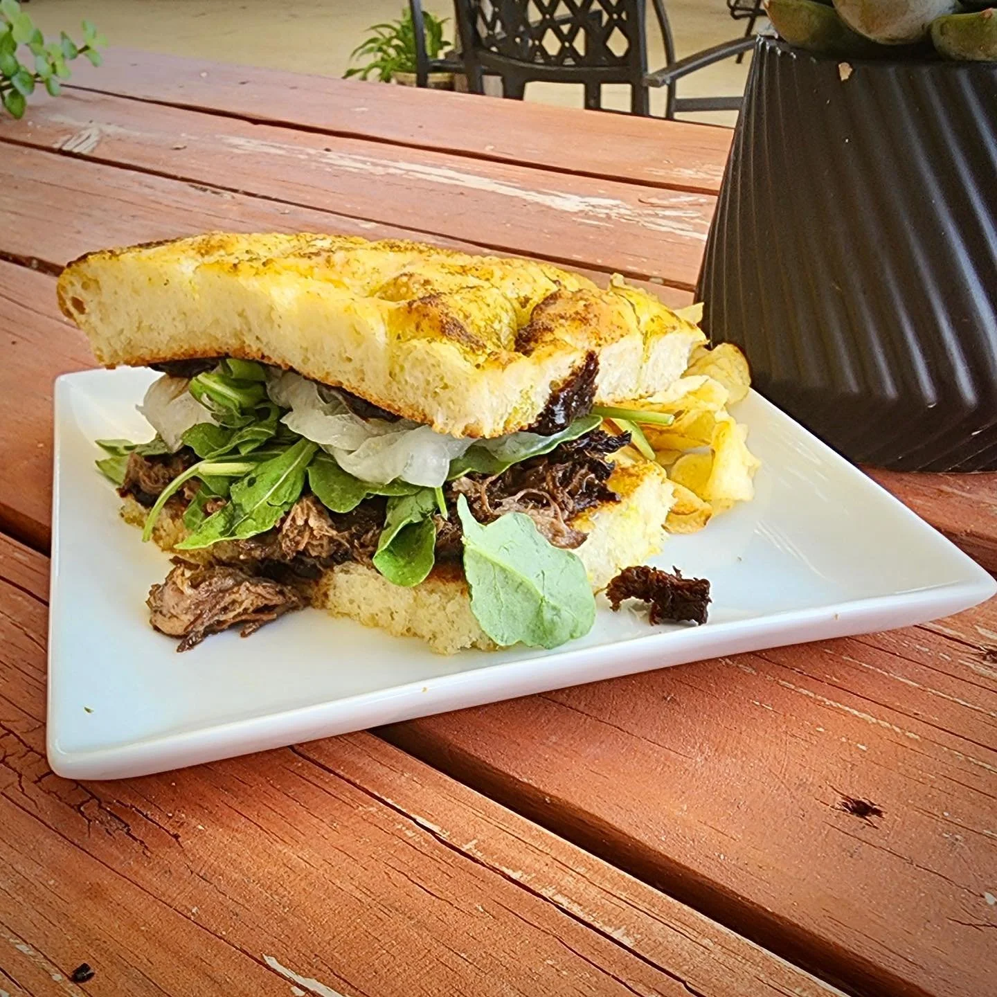 ✨Figgo My Ribbo✨
Short rib topped with a fig and red wine reduction, arugula, lemon pickled sweet onions, all sandwiched between our focaccia bread! This sandwich is rich, delicious and we think it goes perfectly with Hilmy&rsquo;s Temp or Tejas Blan