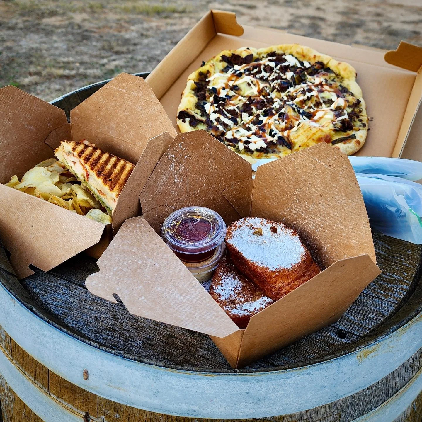 It&rsquo;s getting colder outside and if you want to enjoy  some Creme Brulee French Toast or maybe a Spicy Steak Pizza in the warmth of your own home order online to pick up your order to go! 

Online ordering is available!
https://order.toasttab.co