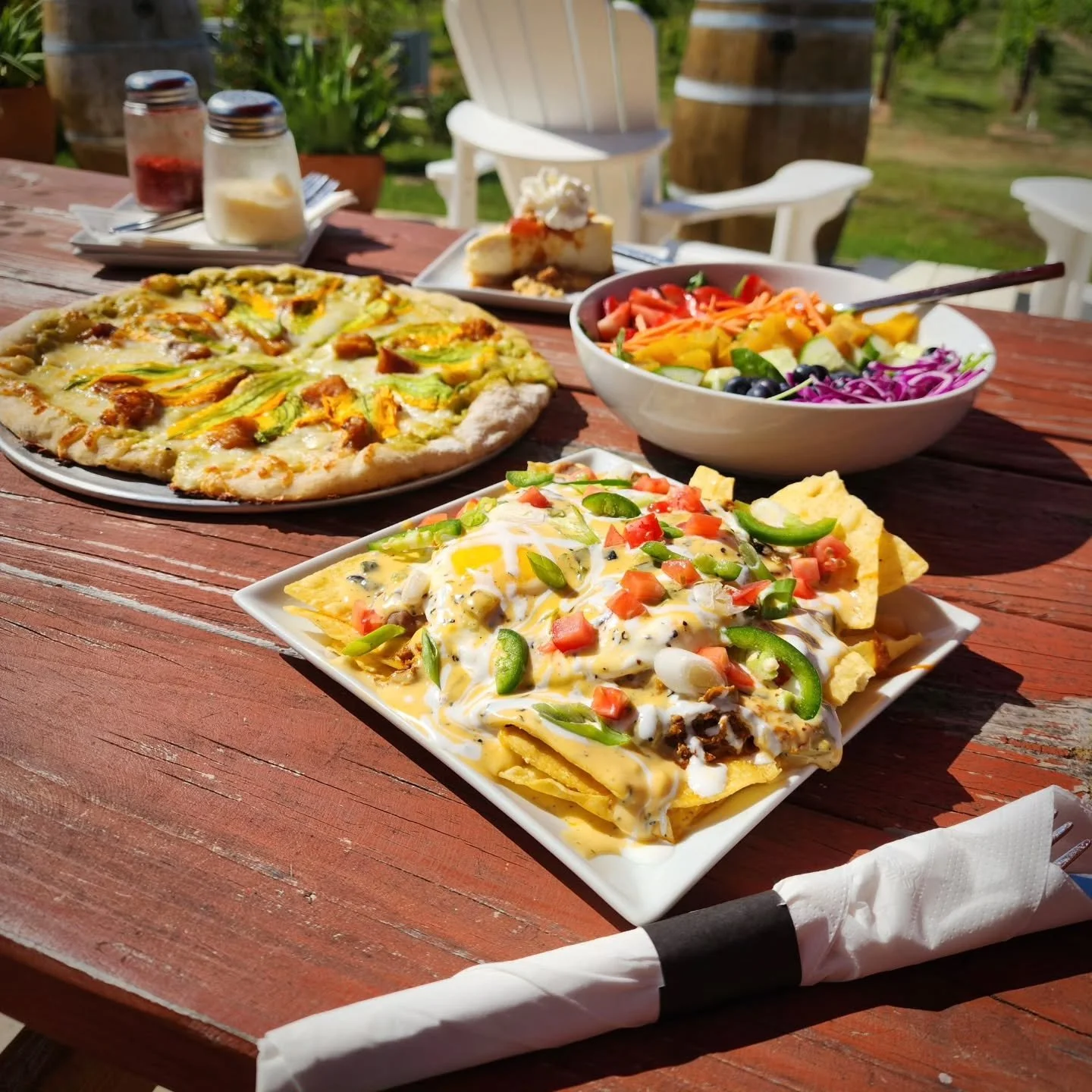 ✨️June Specials✨️
We are feeling all the Pride vibes with these gorgeous specials and can't wait for everyone to try them!  Come check them out all month long in June while you can. Happy Pride everyone!

🍕Squash Blossom Pizza🍕
Our homemade sourdou