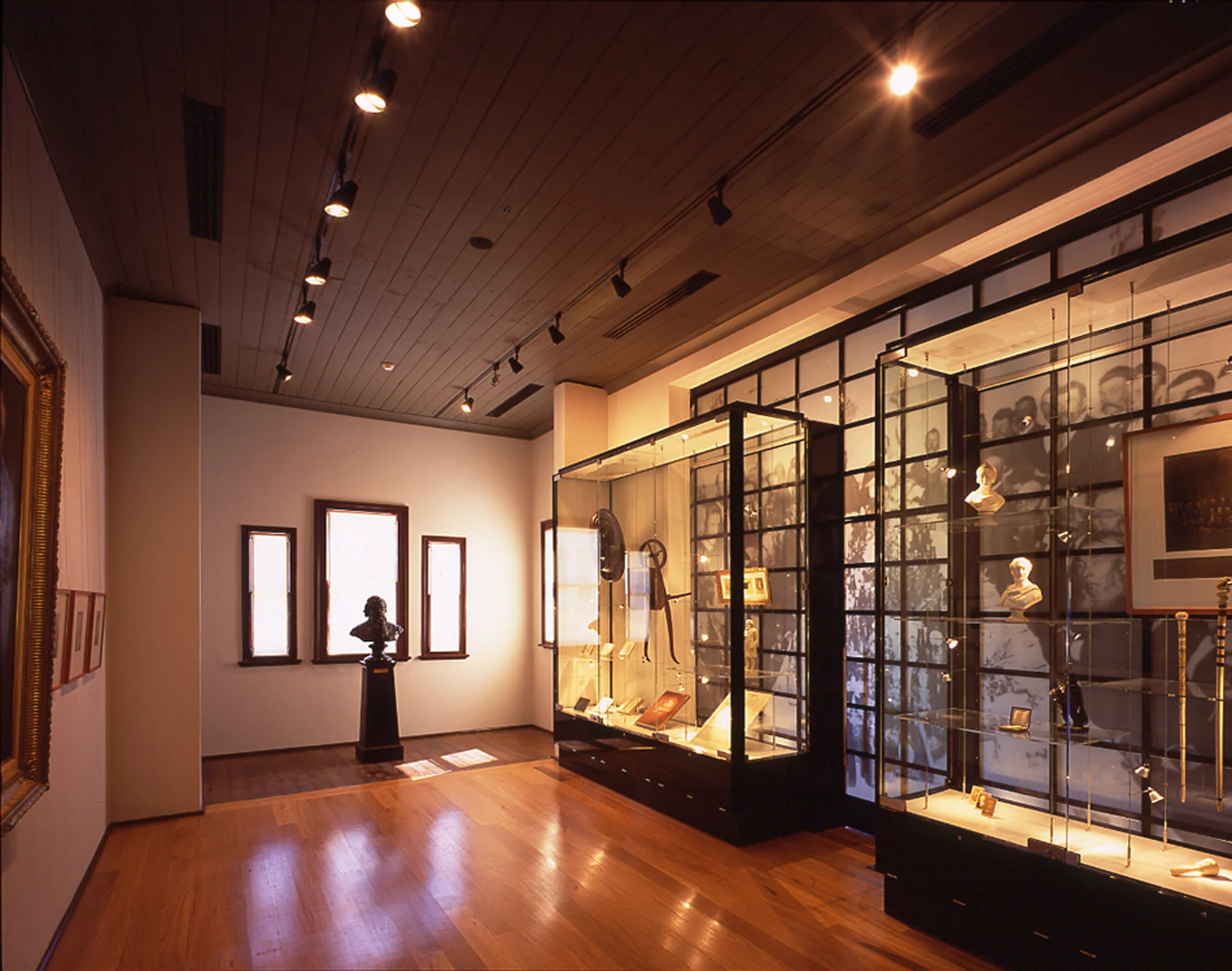 Parkes Gallery - Photo by Patrick Bingham-Hall.JPG