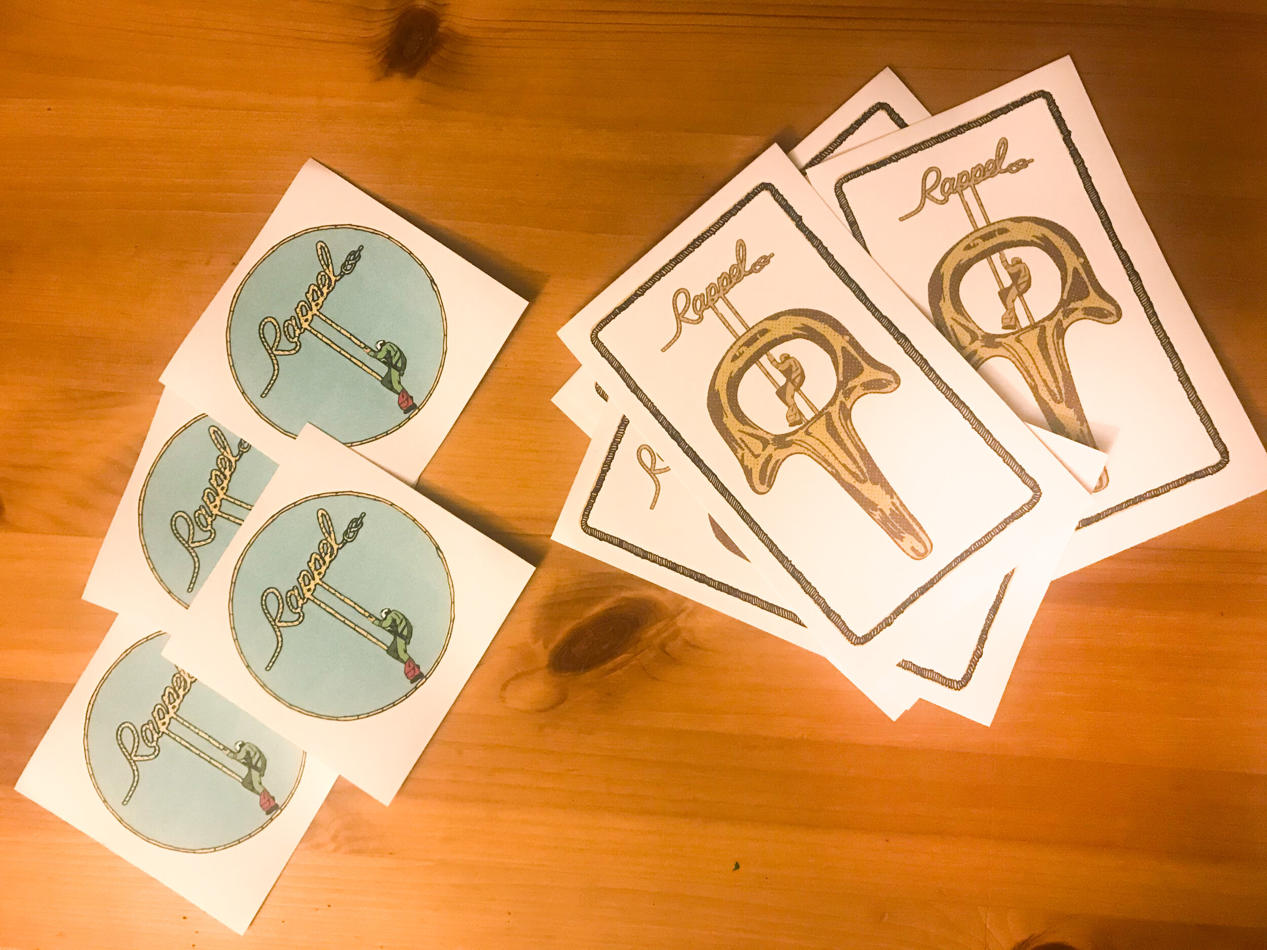 Stickers round-cut and square design