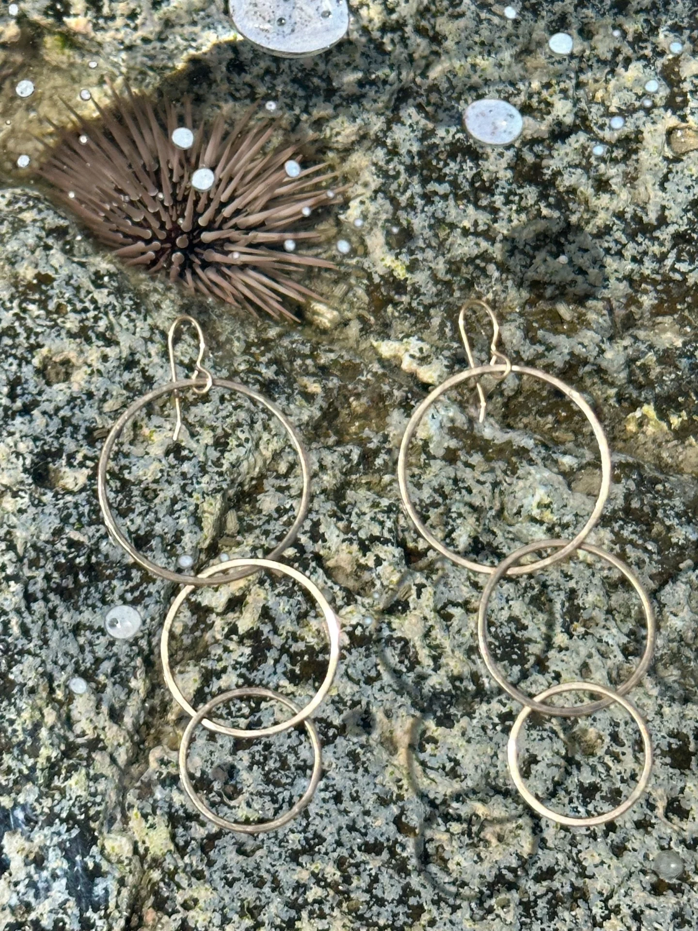 Always a fav- the gradual triple hoops 🖤