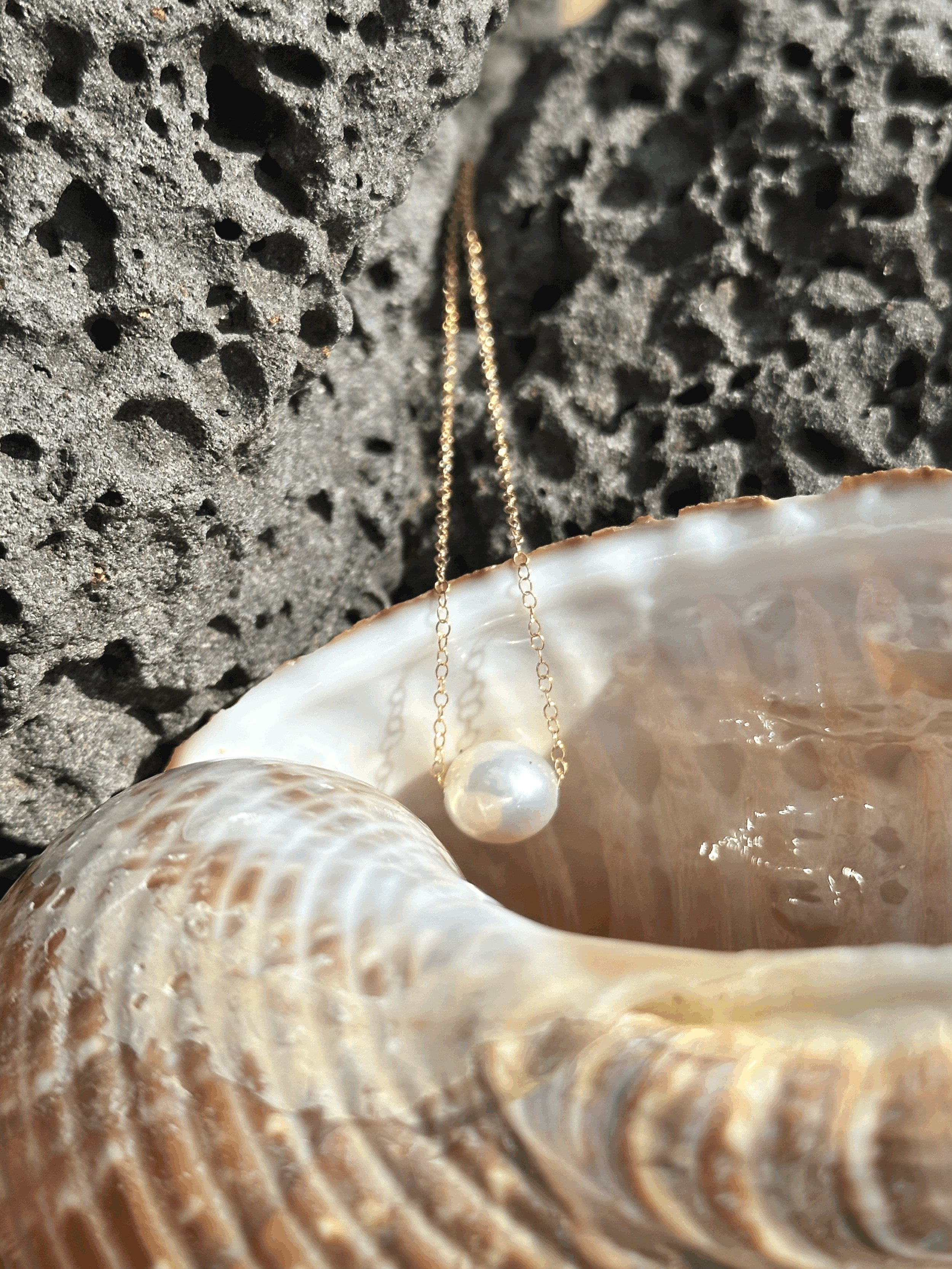 Elegant Floating White Edison Pearl Necklace - Showcases luminous pearls with captivating radiance and timeless appeal.