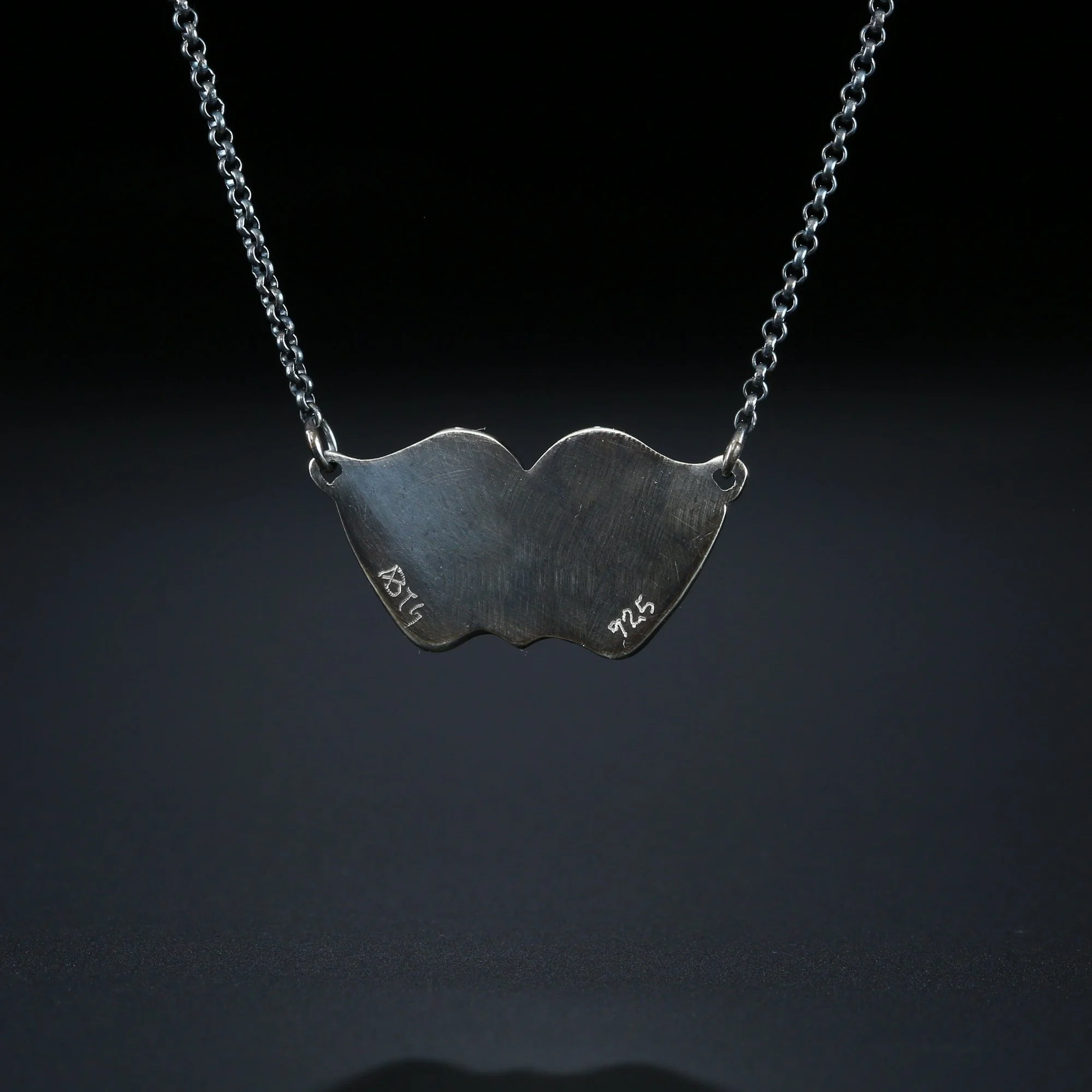 cobalto-calcite-necklace-c.jpg