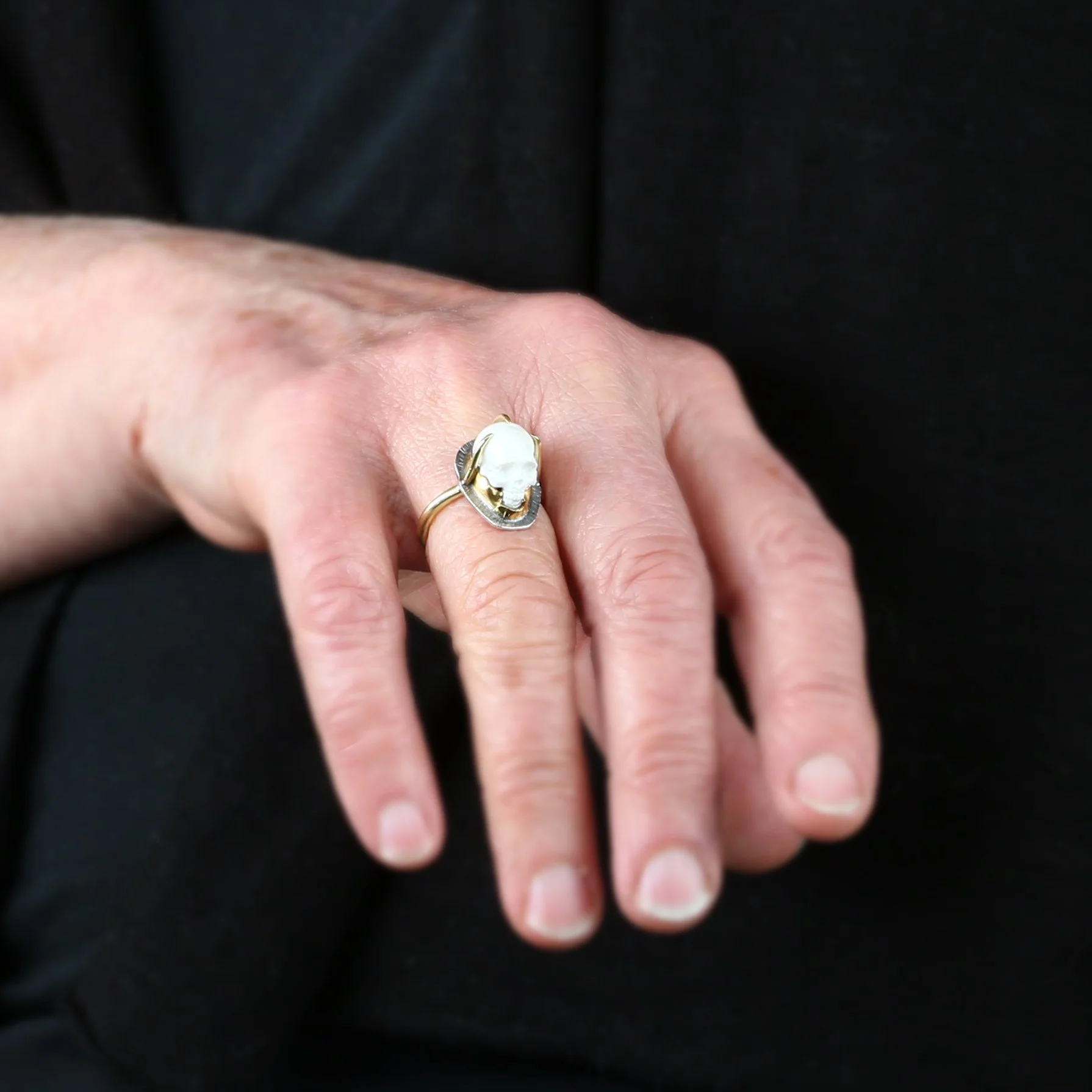 white-skull-d.jpg