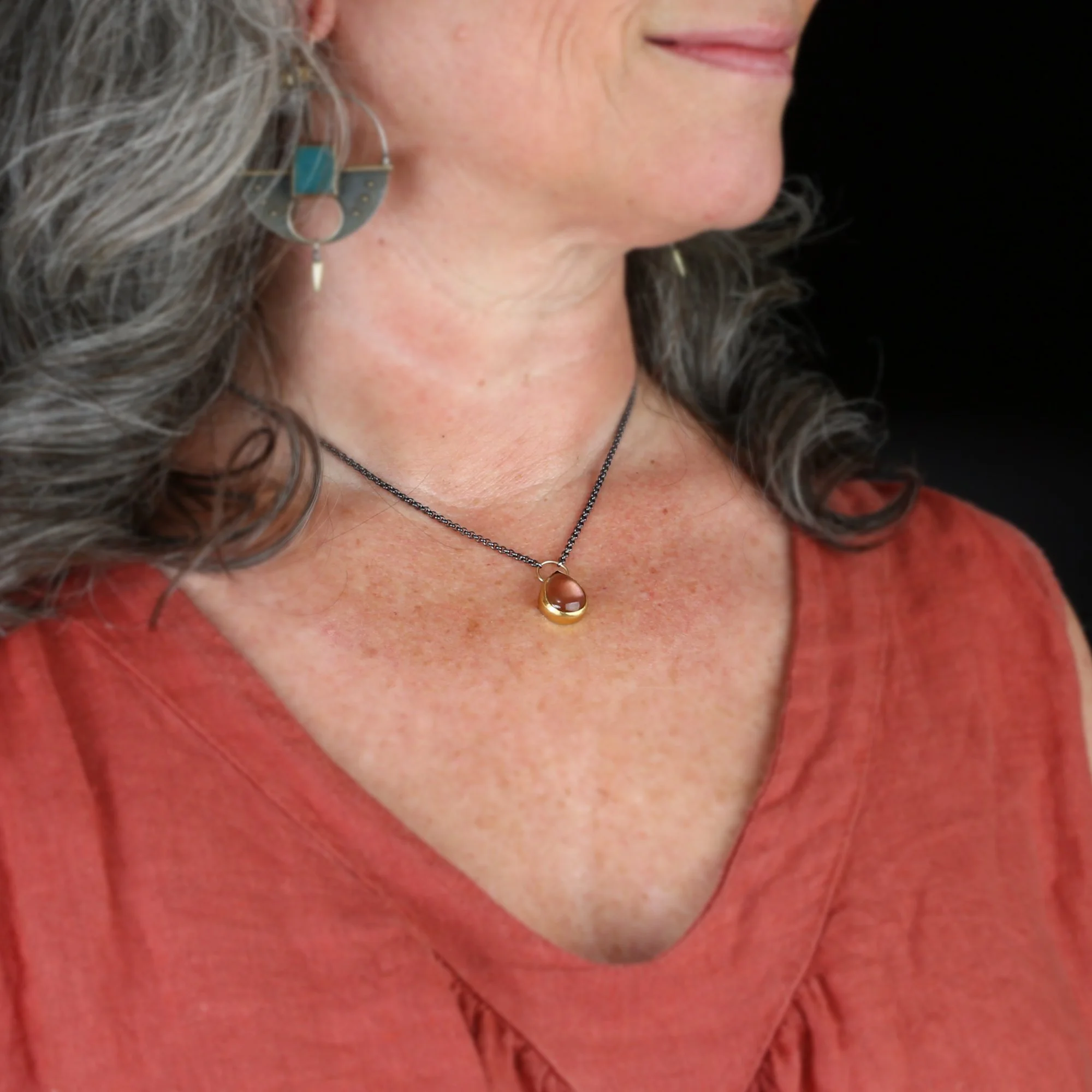 sunstone-necklace-e.jpg