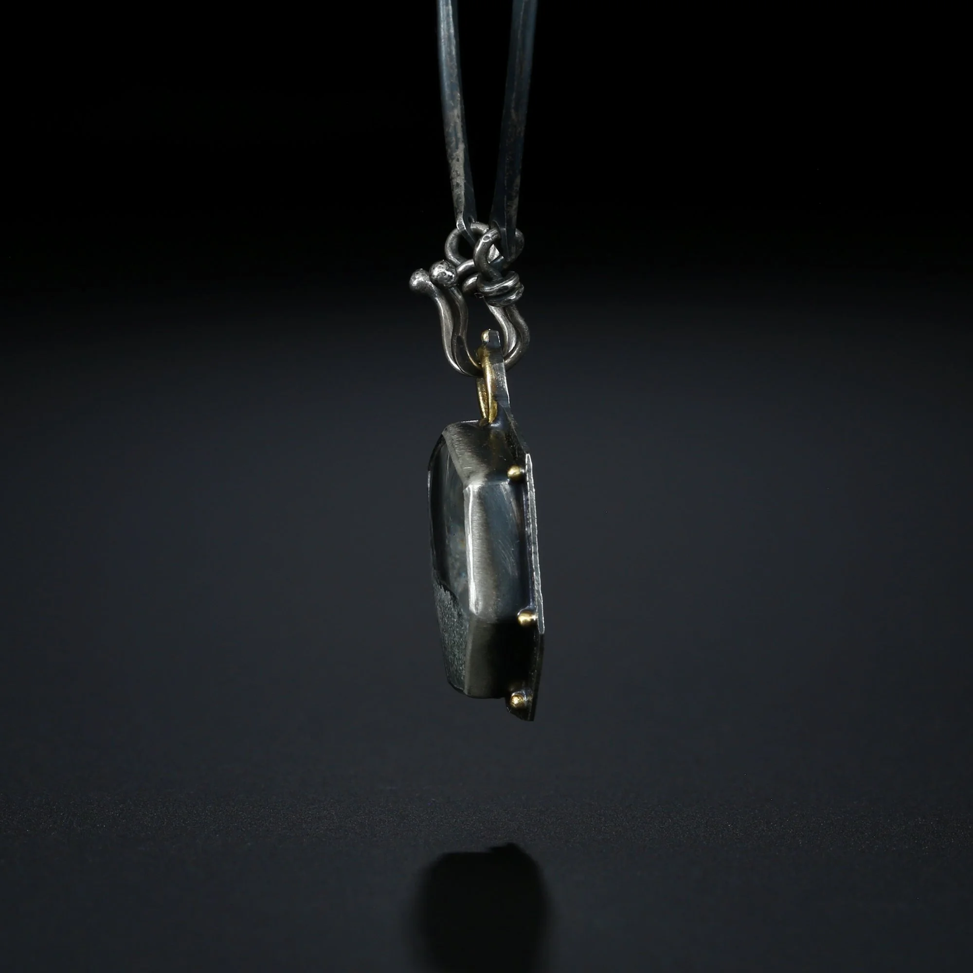 quartz-b.jpg