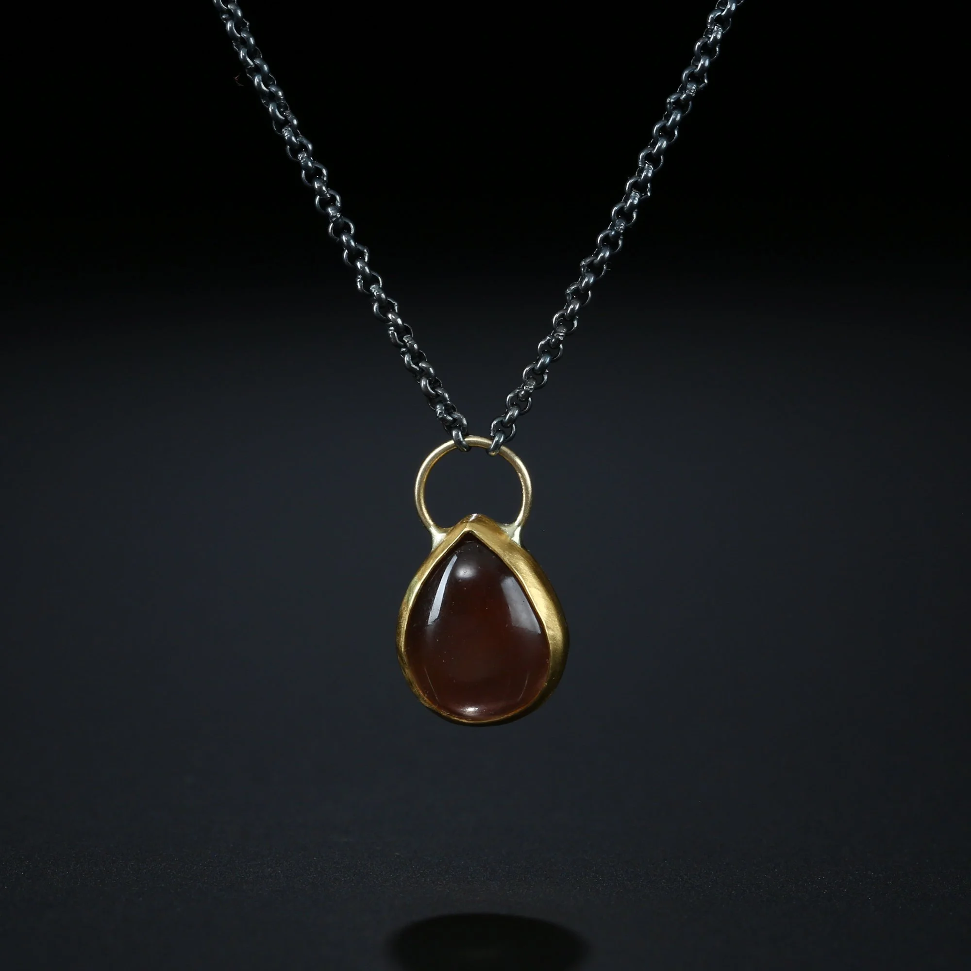 sunstone-necklace-a.jpg