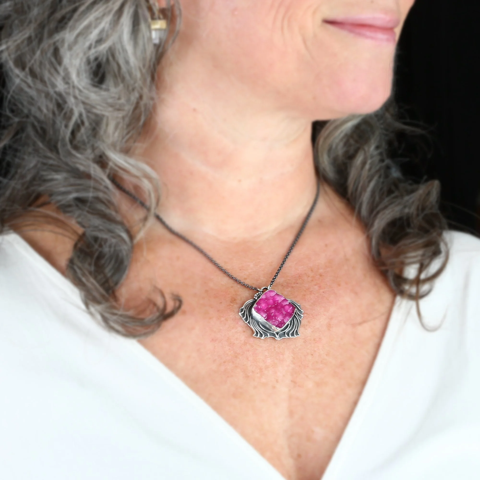 cobalto-calcite-necklace-e.jpg