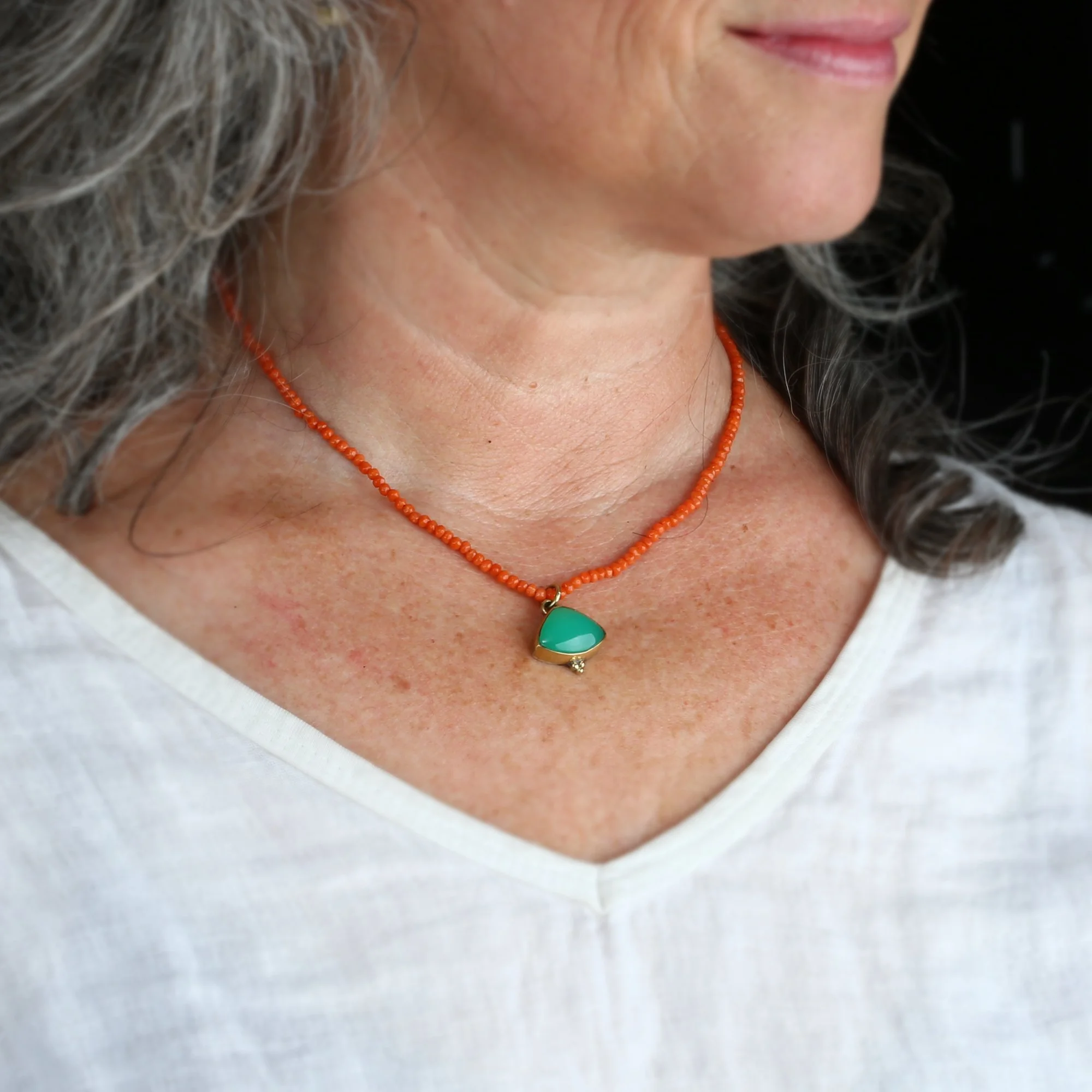 chrysoprase-coral-necklace-e.jpg