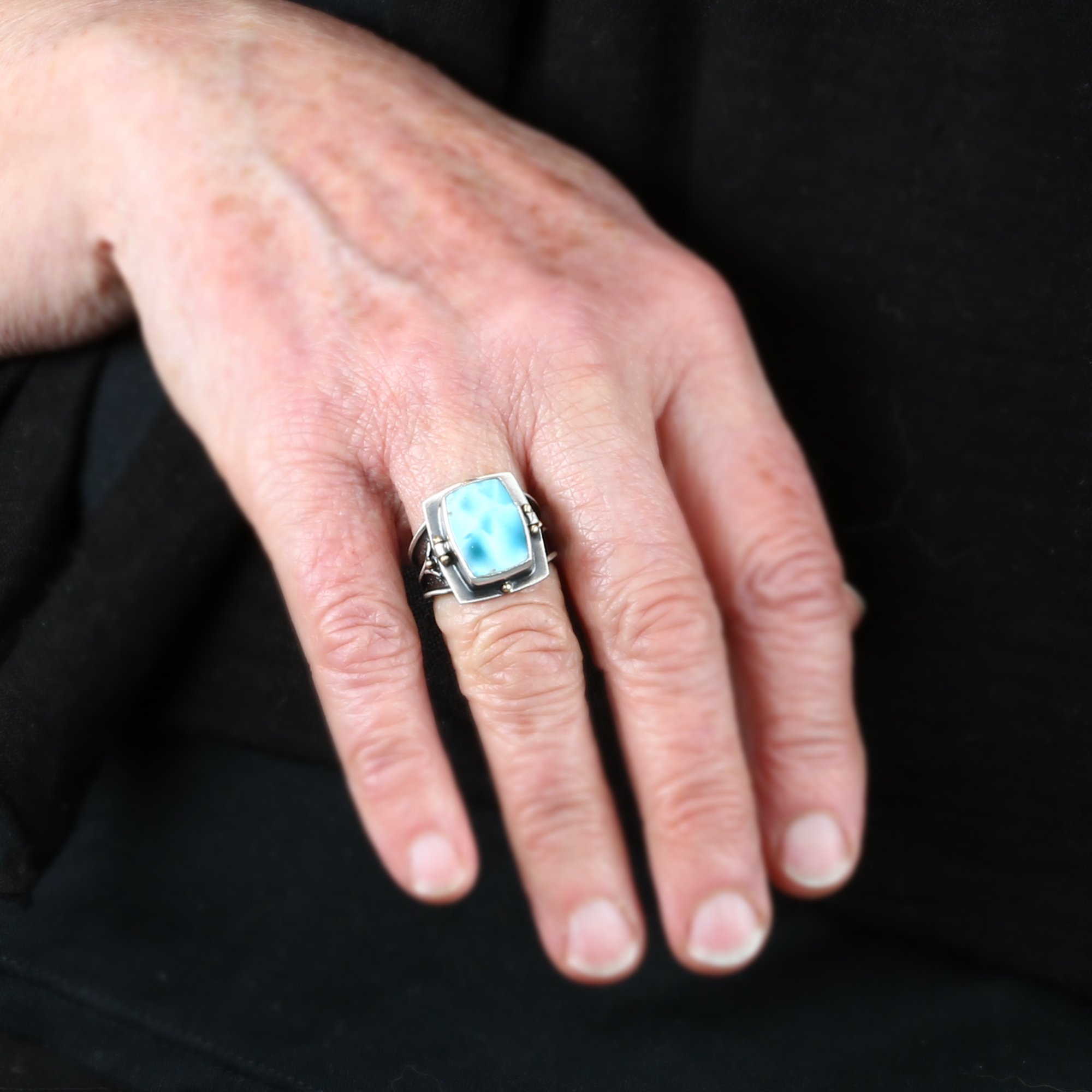 larimar-e.jpg