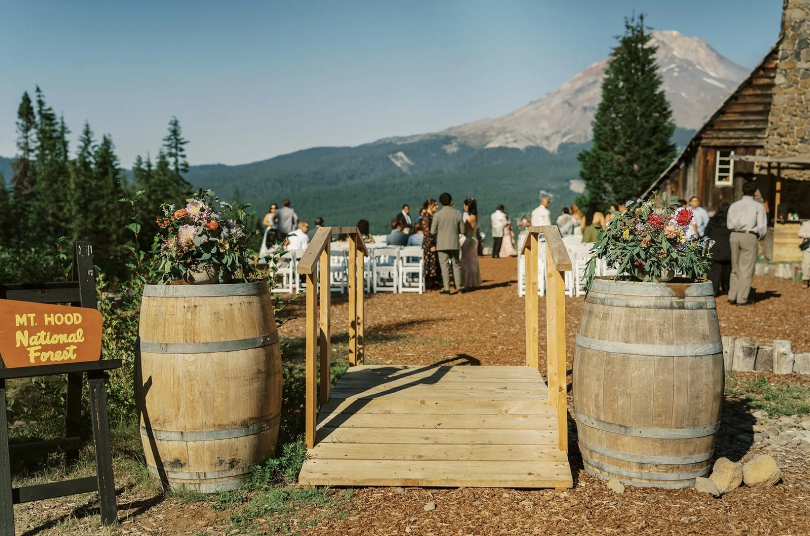 | Florals by The Petal Dispatch | Photography by Kris Ou Photo | www.krisouphoto.com | Pictured: Lush Centerpieces 