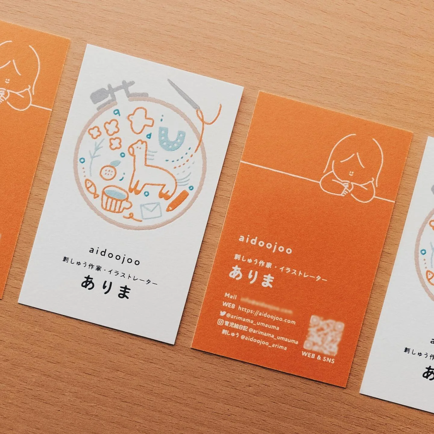 WORKS Design
刺しゅう作家・イラストレーターありま様 ( @aidoojoo_arima ) の名刺デザインを担当しました。
刺しゅう枠のモチーフのイラストに活版空押しで凹凸を出し、手触りを感じられる仕上がりにしました。
印刷は @haguruma1918 さんです。ありがとうございました。
------
credit
詳細はプロフィールのリンクより&rarr; @h_n789 
------

#design #グラフィックデザイン #graphicdesign #仙台 #宮