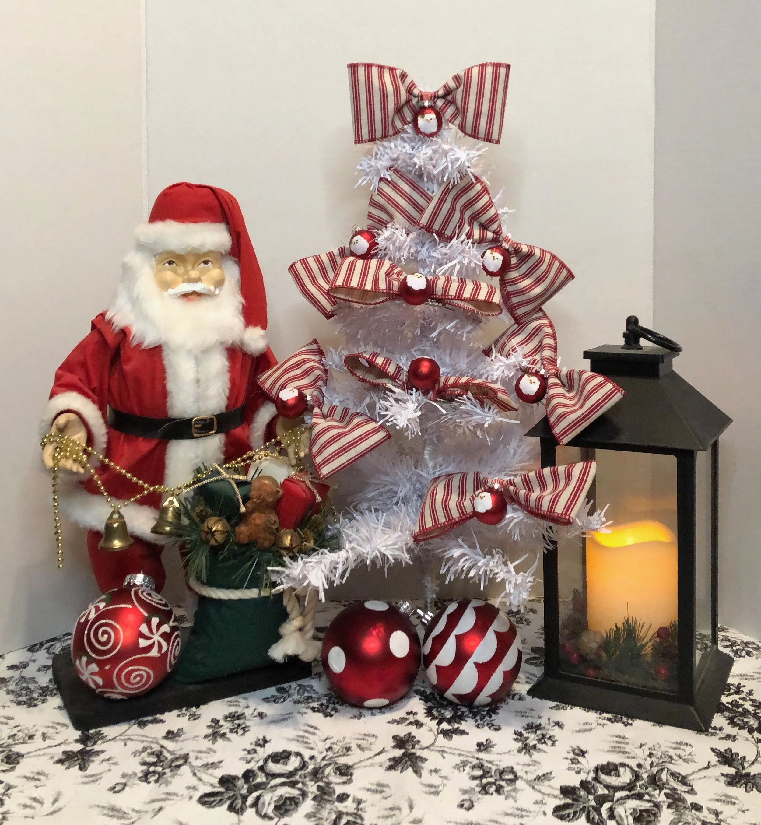 Santa Bow Ornaments Red Buffalo Plaid $19.00 (Set of 4) 