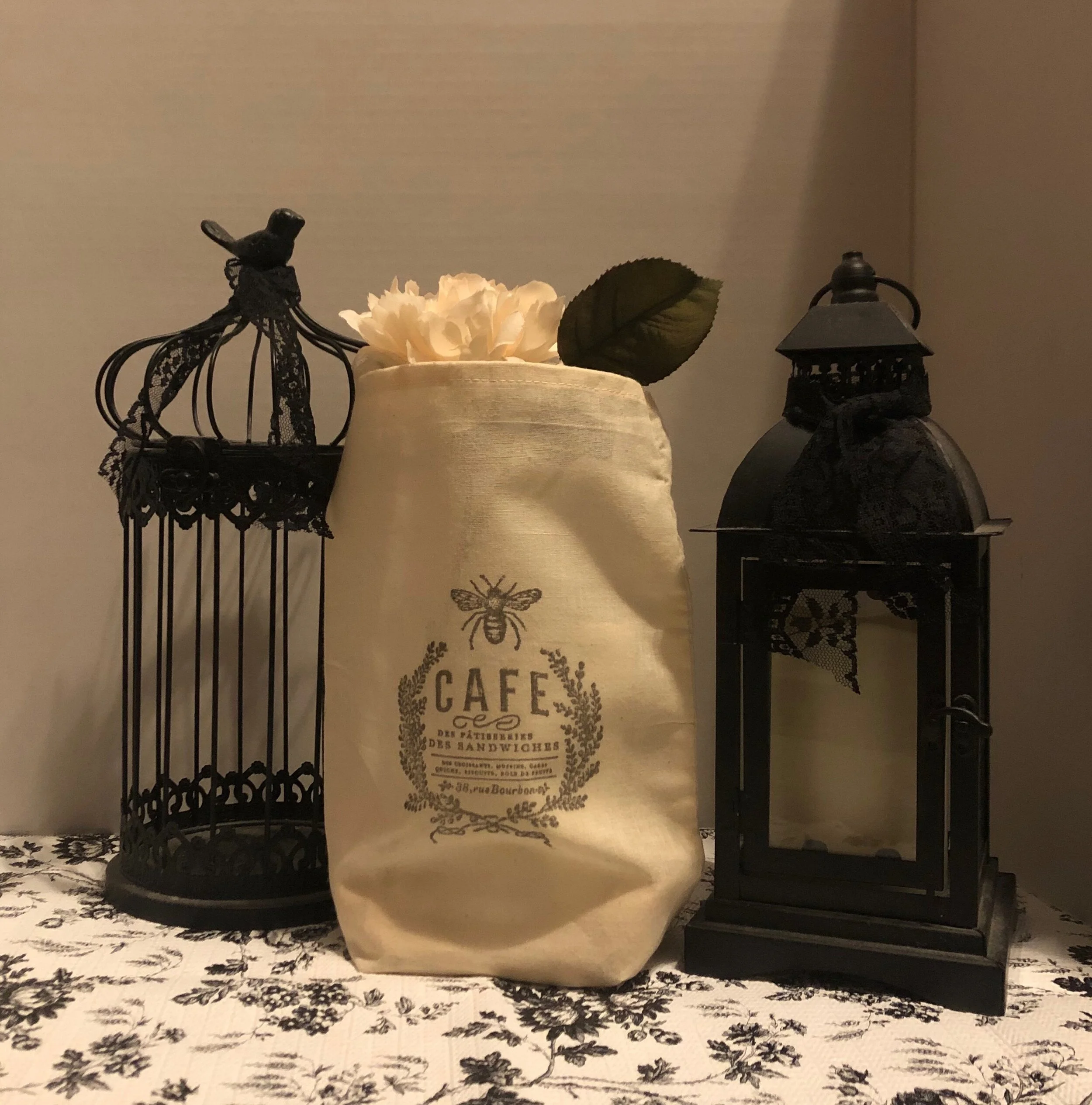 Cafe Paris DJ Sack $4.00