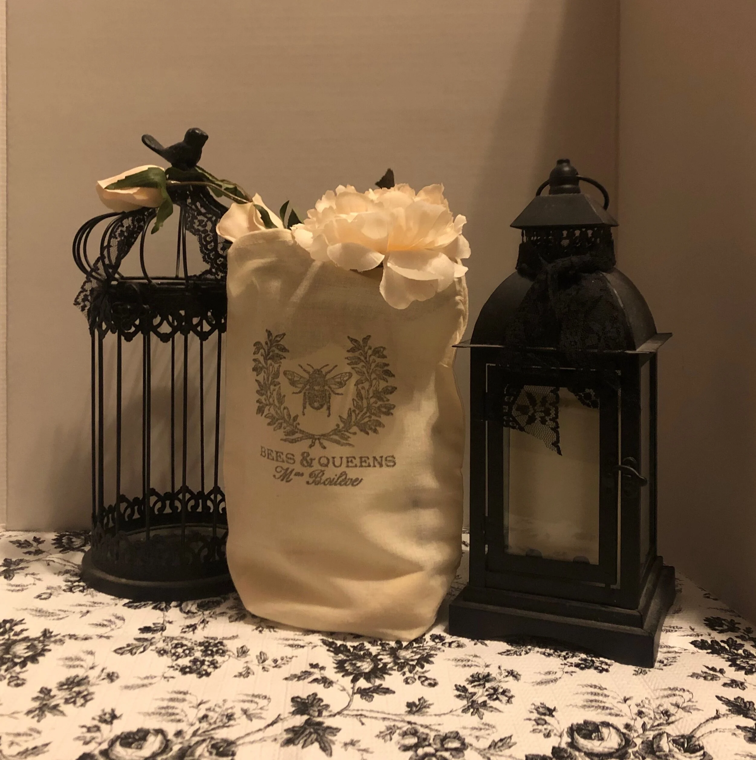 Bees &amp; Queens Paris DJ Sack $4.00