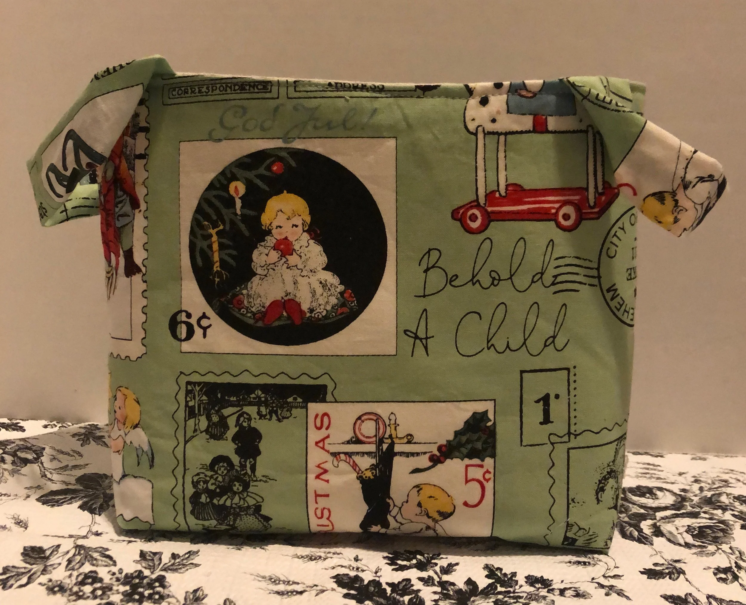 Avery's Nest Vintage Christmas Basket in Green $15.00 