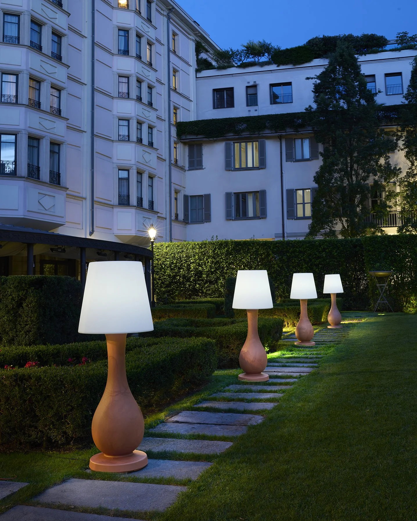 Ottocento lamp Grand Visconti Palace.jpg