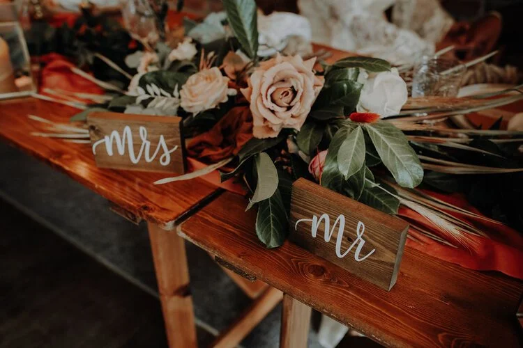 Rustic wedding table numbers 60 photos - Vianawedding.com