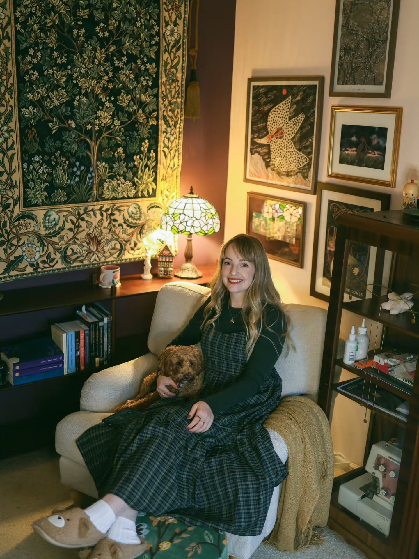 One month from today, my debut novel THEODORA'S TEA SHOP will be out in bookstores 😭 

One year (minus a day) ago today, I posted what is probably the magnum opus of my YouTube channel: a hour-long vlog documenting the entire submission journey. 

S