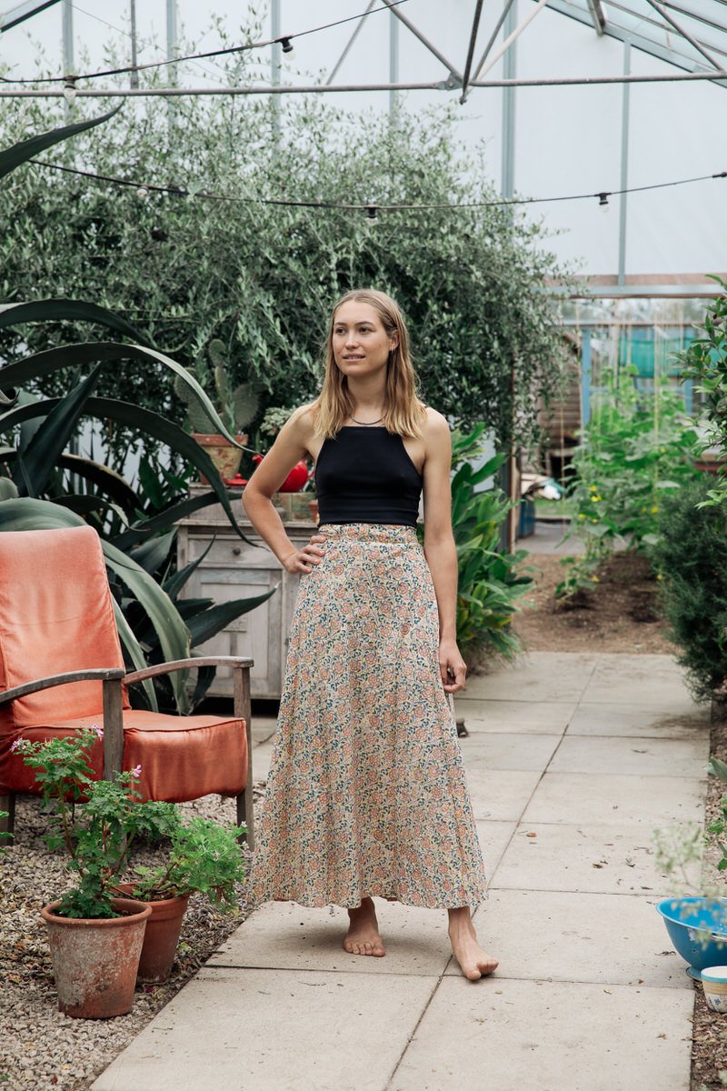 15 Looks With Satin Wrap Skirts For Spring Days - Styleoholic