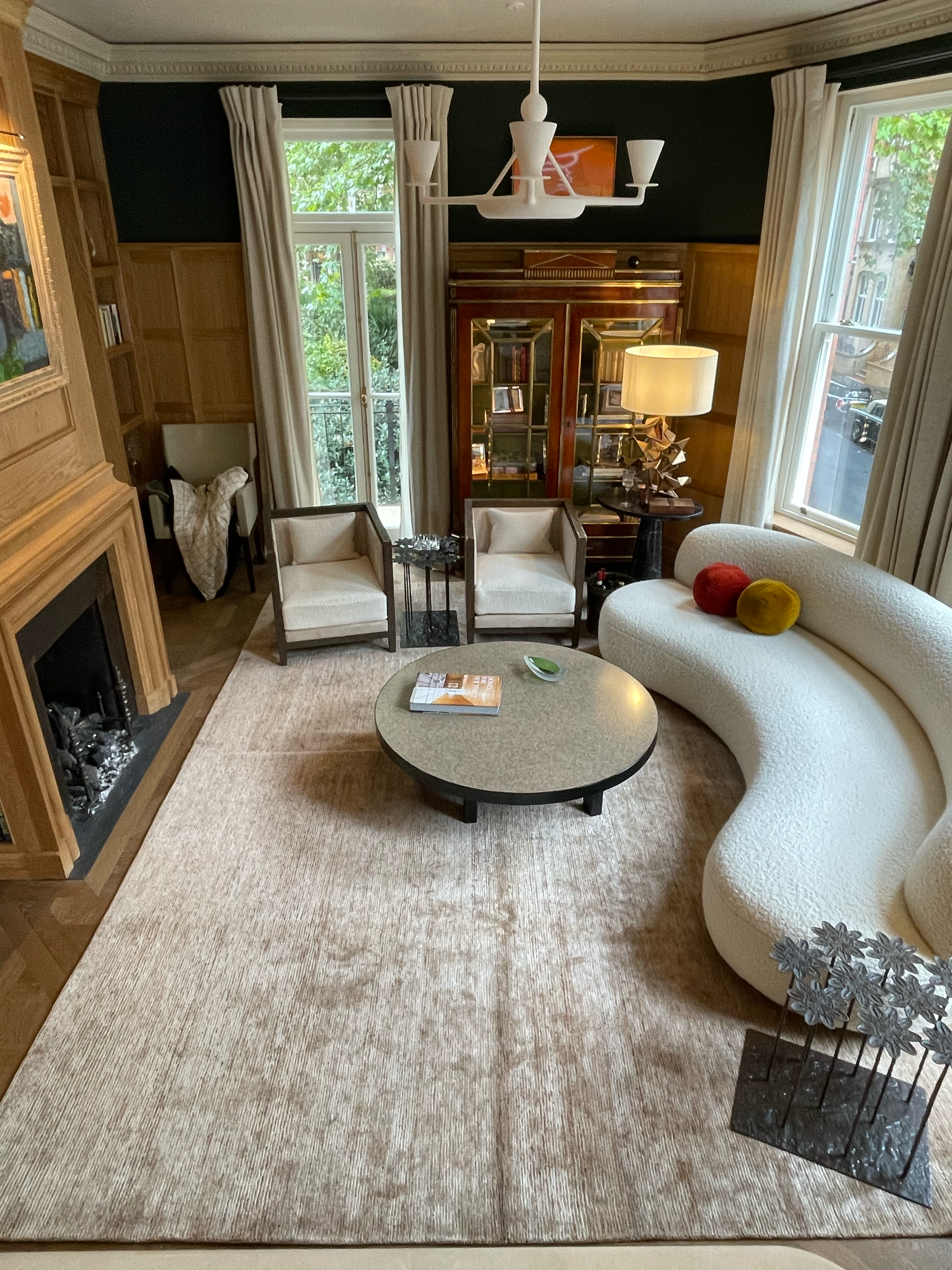 LONDON - A family apartment in South Kensington