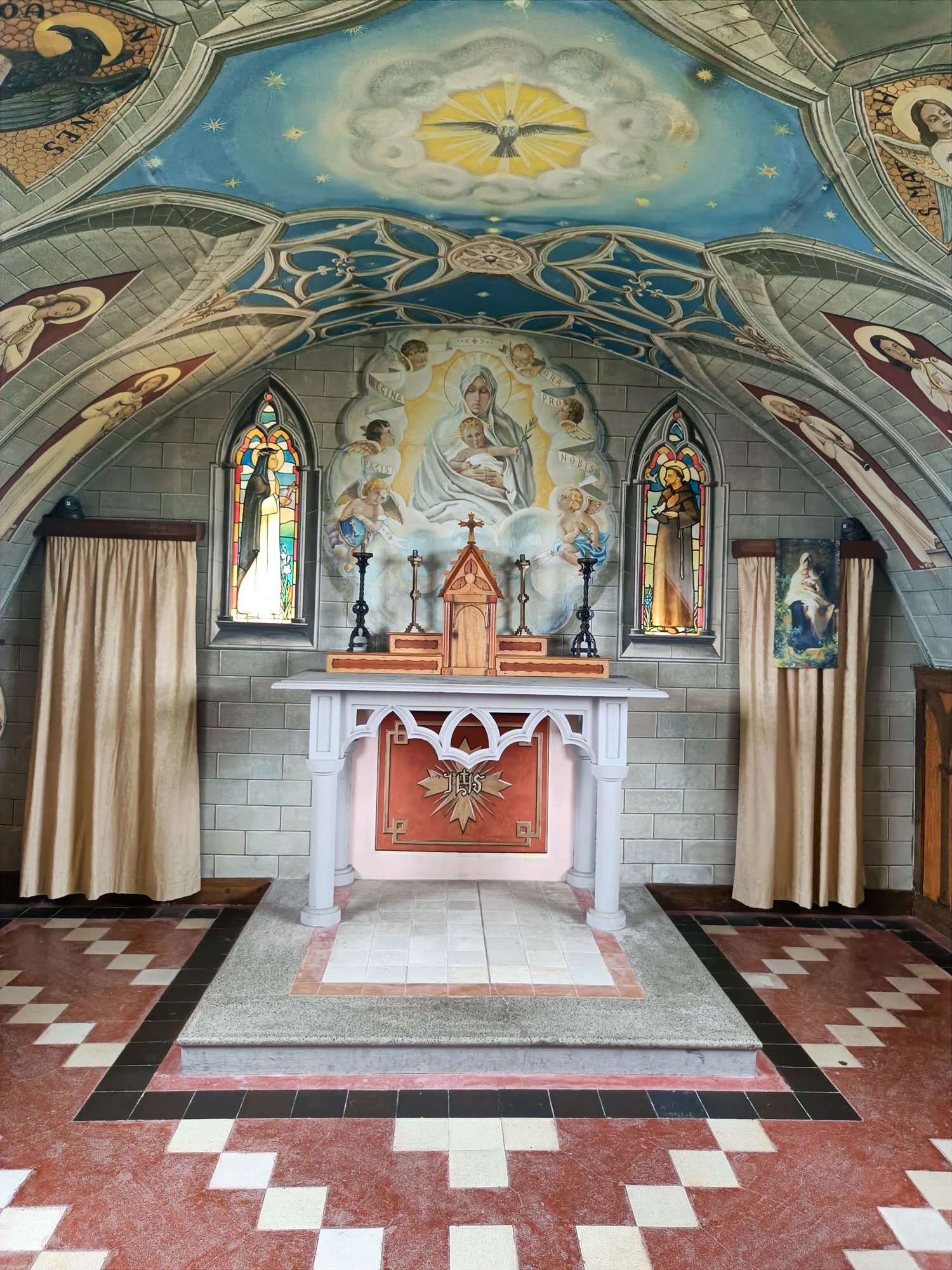 Italian-Chapel-inside-1-web-opt.jpg