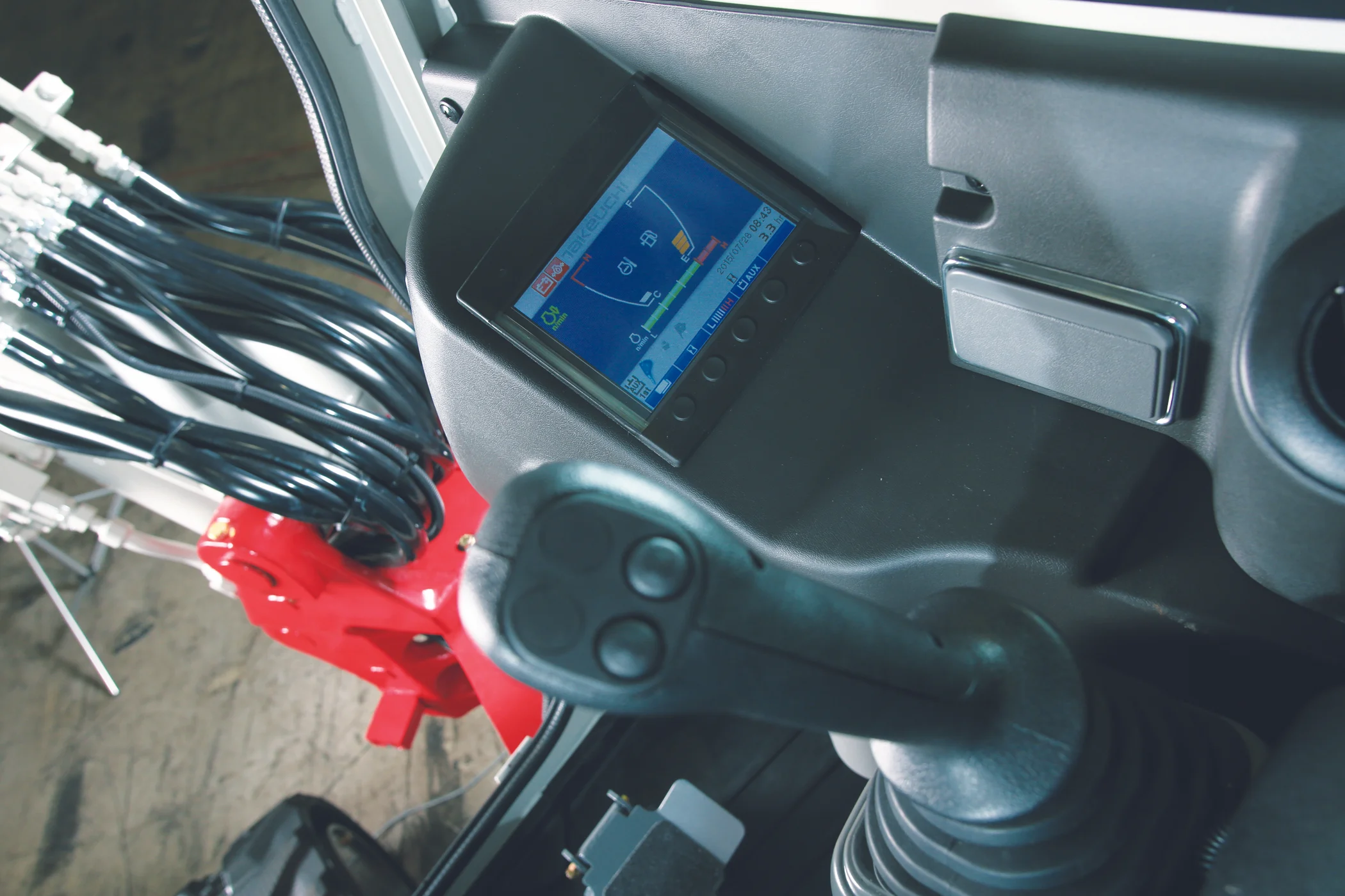 TB240_Cab_3[1].jpg