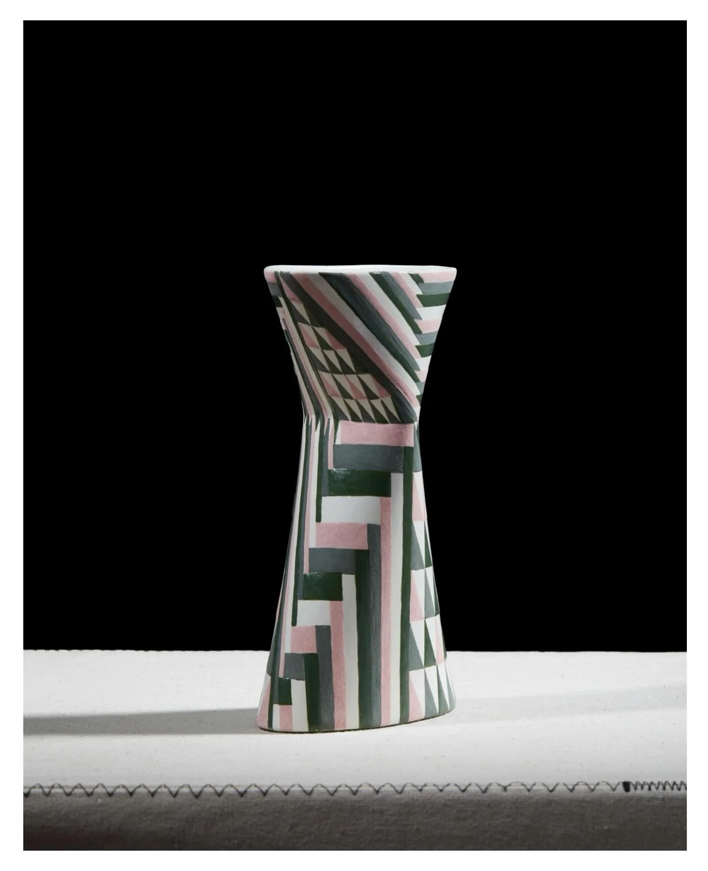 3/3 A Cinch vase. 200mm tall
Photo: Alex Braun 

#pottery #ceramics #ceramicart  #collectingceramics #ceramicsofinstagram #geometricart #carolinecoleceramics #ccceramics #buyingceramics #luxurylifestyle #luxuryaccessories #homedecor #colourfulceramic