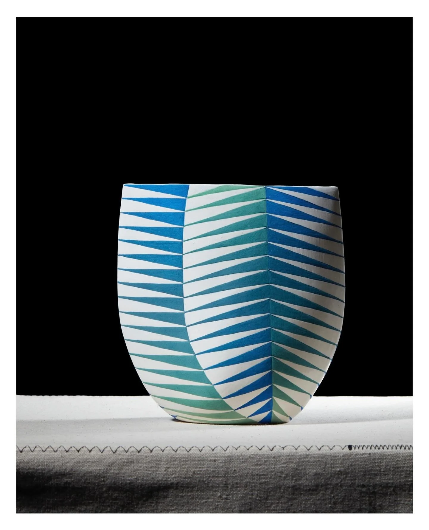 3/3 Trompe L&rsquo;oeil Scarab
Photographed by Alex Braun 

#pottery #ceramics #ceramicart  #collectingceramics #ceramicsofinstagram #geometricart #carolinecoleceramics #ccceramics #buyingceramics #luxurylifestyle #luxuryaccessories #homedecor #colou