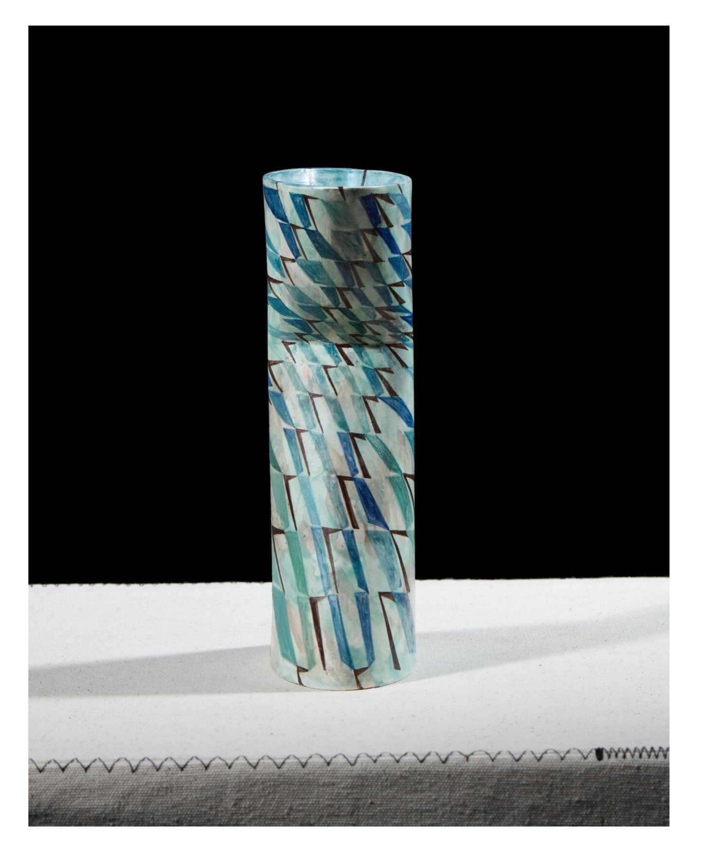 1/3 A Cinch vase. 200mm tall
Photo: Alex Braun 

#pottery #ceramics #ceramicart  #collectingceramics #ceramicsofinstagram geometricart carolinecoleceramics ccceramics buyingceramics luxurylifestyle luxuryaccessories homedecor colourfulceramics geomet