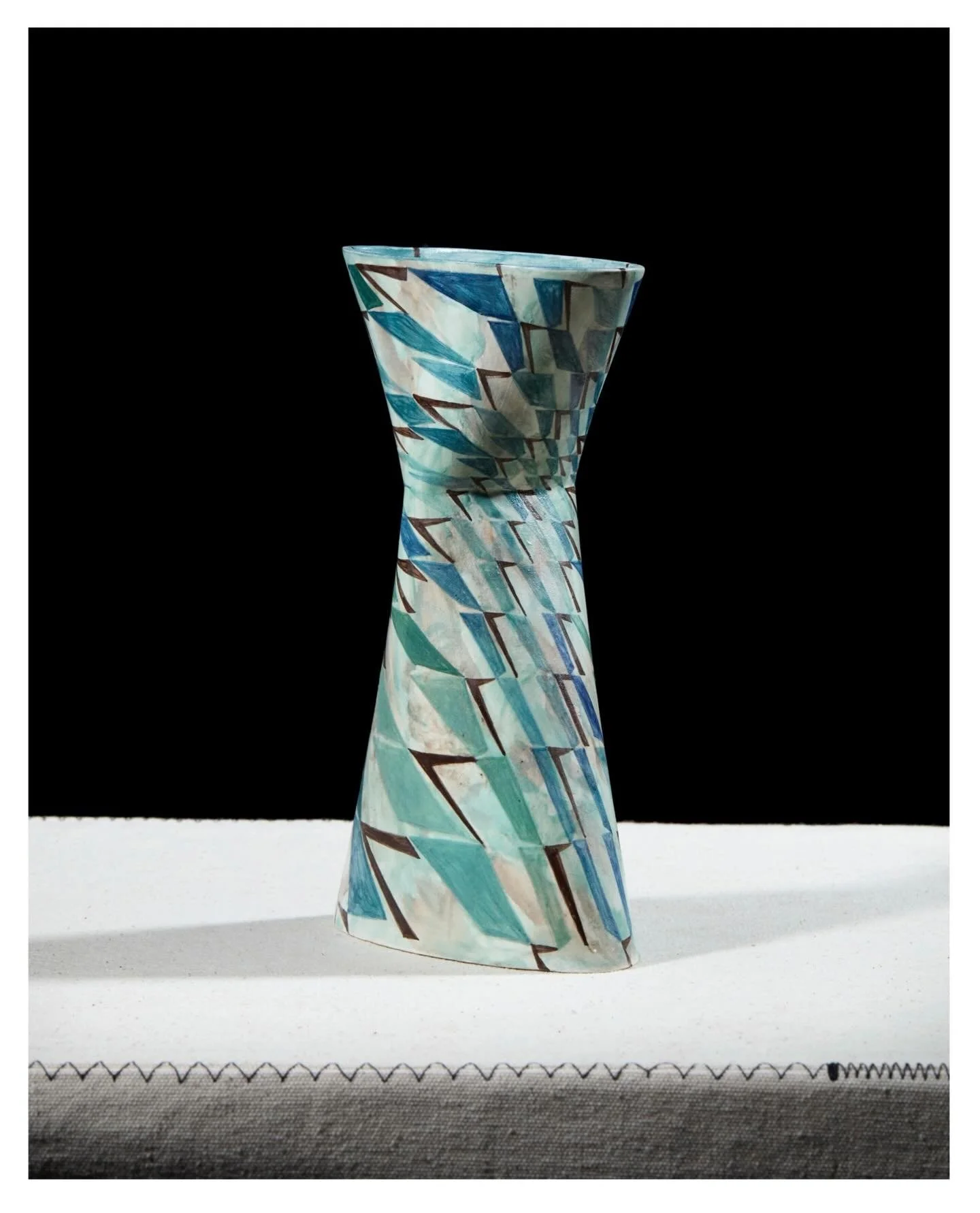 2/3 A Cinch vase. 200mm tall
Photo: Alex Braun 

#pottery #ceramics #ceramicart  #collectingceramics #ceramicsofinstagram geometricart carolinecoleceramics ccceramics buyingceramics luxurylifestyle luxuryaccessories homedecor colourfulceramics geomet
