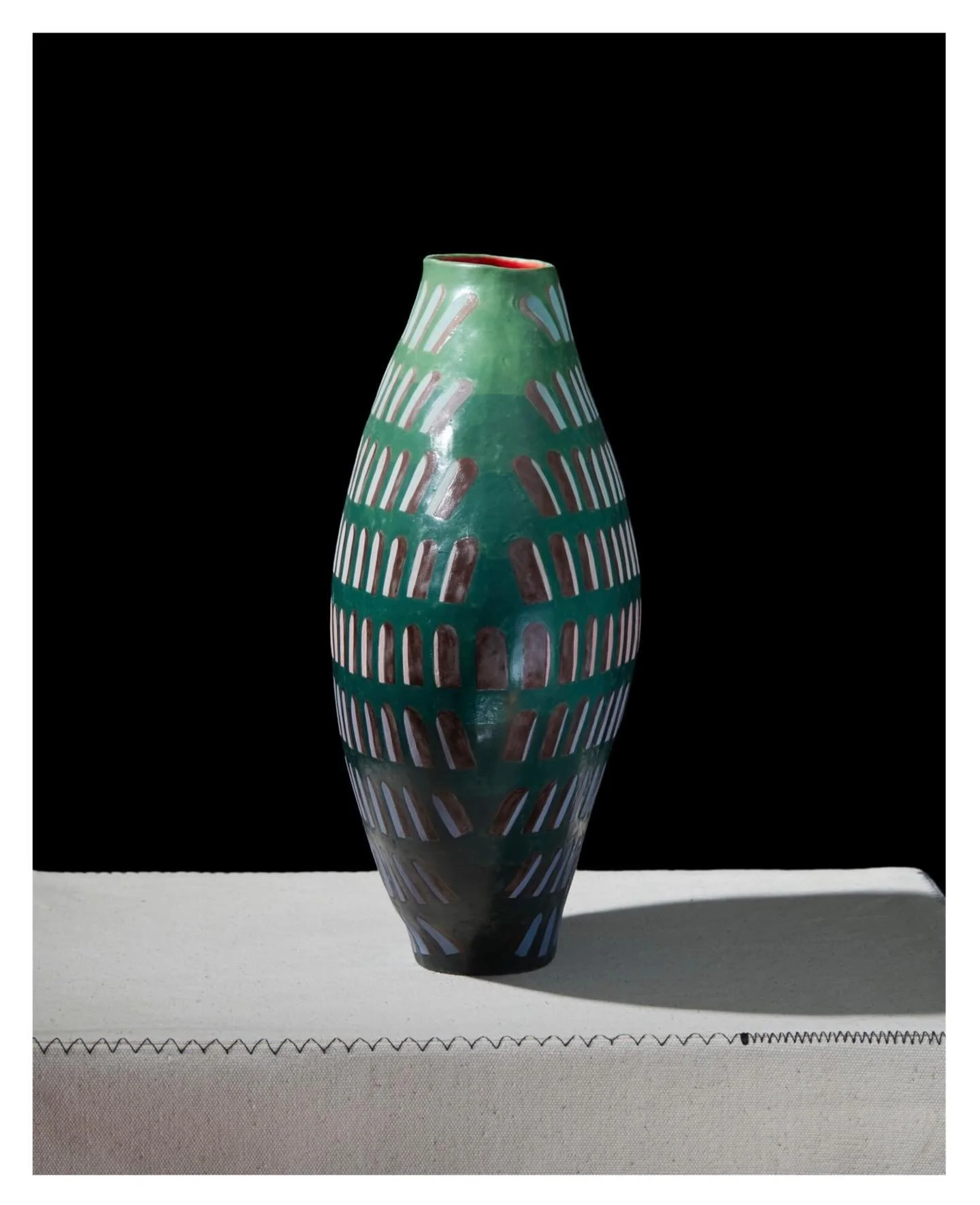 1/3 A Discoid called &lsquo;Windows on the Sky&rsquo;. Enjoy peeking!
Beautifully photographed by Alex Braun
#ccceramics #luxurylifestyle #windowsontheworld