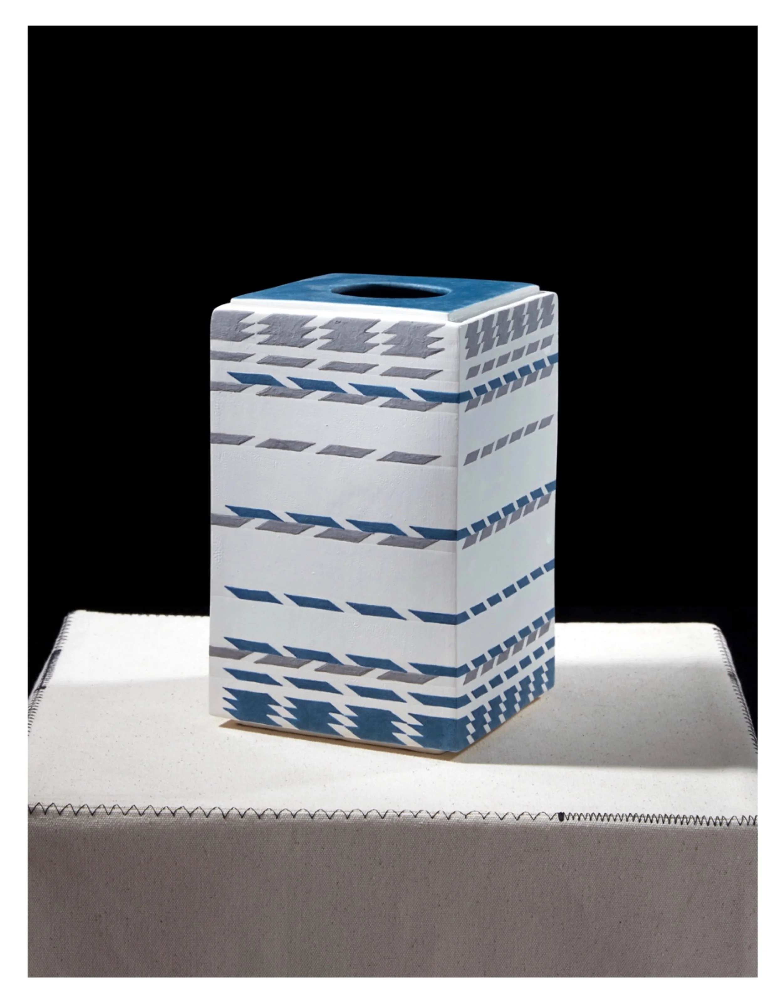 1/3 A Box with a pattern inspired by the Fibonacci series. Shown recently @oxotowerwharf 
#ccceramics #carolinecoleceramics #fibonacci
