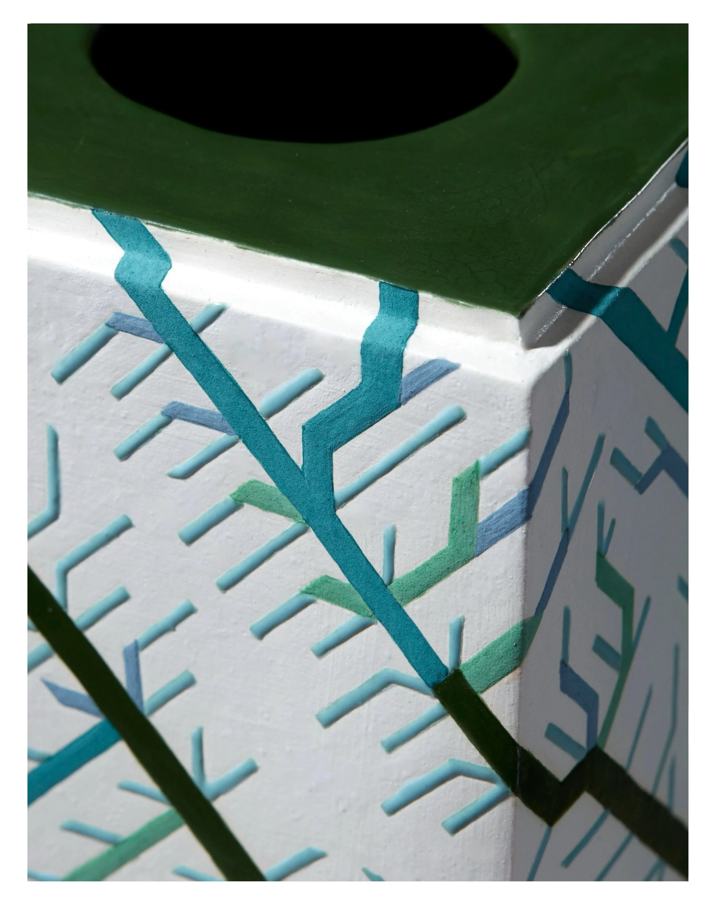 2/3
Here is a box called &lsquo;Optimal Networks&rsquo;. 
The pattern is inspired by research done by Andrea Rinaldo at the University of Padua into optimal channel networks. 
#carolinecoleceramics #ccceramics #optimalnetworks #networks