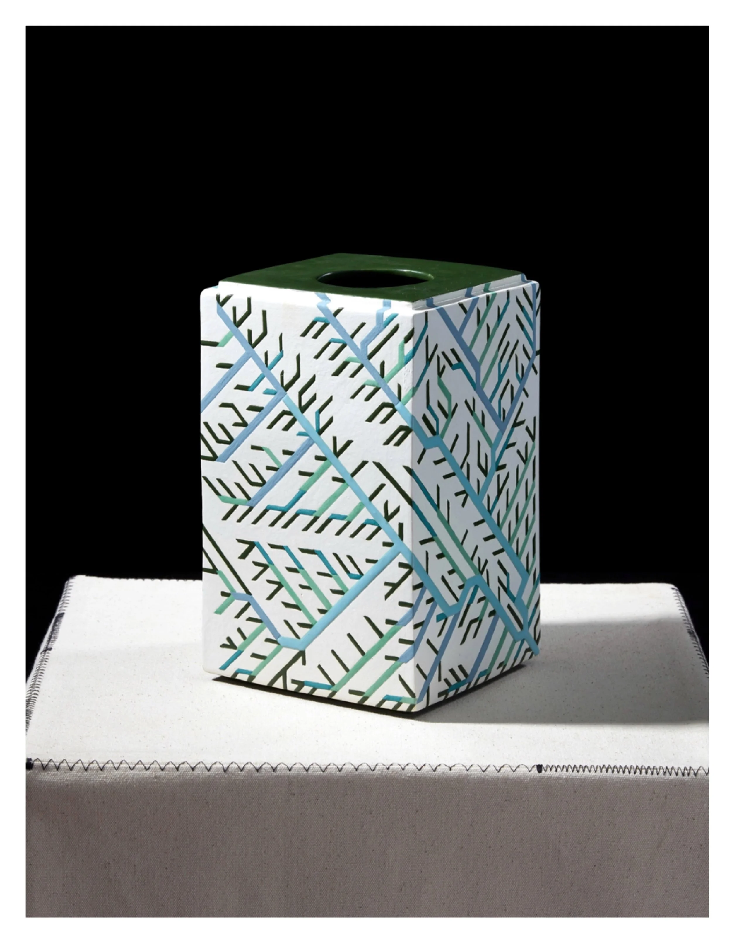 3/3
Here is a box called &lsquo;Optimal Networks&rsquo;. 
The pattern is inspired by research done by Andrea Rinaldo at the University of Padua into optimal channel networks. 
#carolinecoleceramics #ccceramics #optimalnetworks #networks