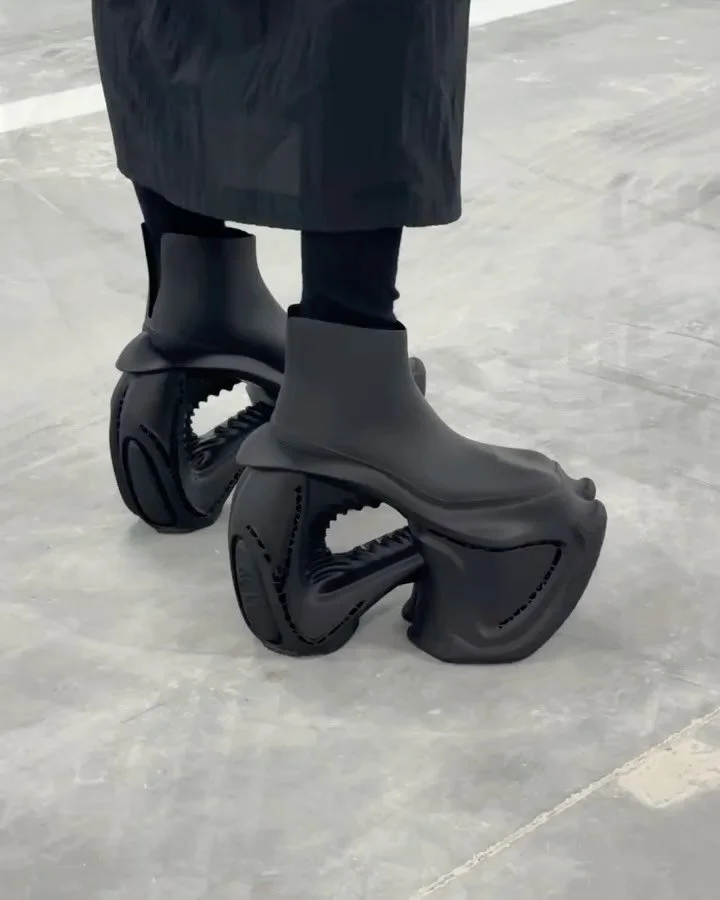 What do you think - ready for the future of footwear? 
➕TALENT SPOTLIGHT: SCRY @scry_lab @scccccry 

Where the future isn&rsquo;t predicted, it&rsquo;s engineered.

SCRY reshapes footwear through radical digital design, merging art, technology, and h
