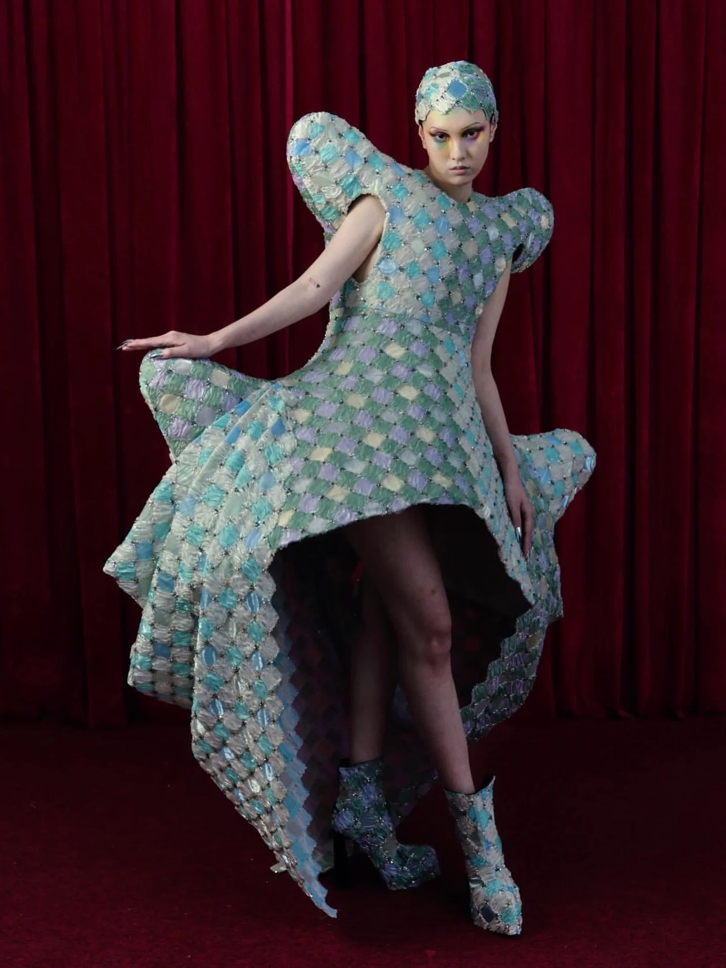 New collection drop by Beijing-based label Buerlangma @buerlangma , a brand that approaches fashion as a form of structure, sculpture and self-expression. Founded in 2020 by designer Qiqi Yuan alongside supermodel Yuan Bo Chao, the brand has become k