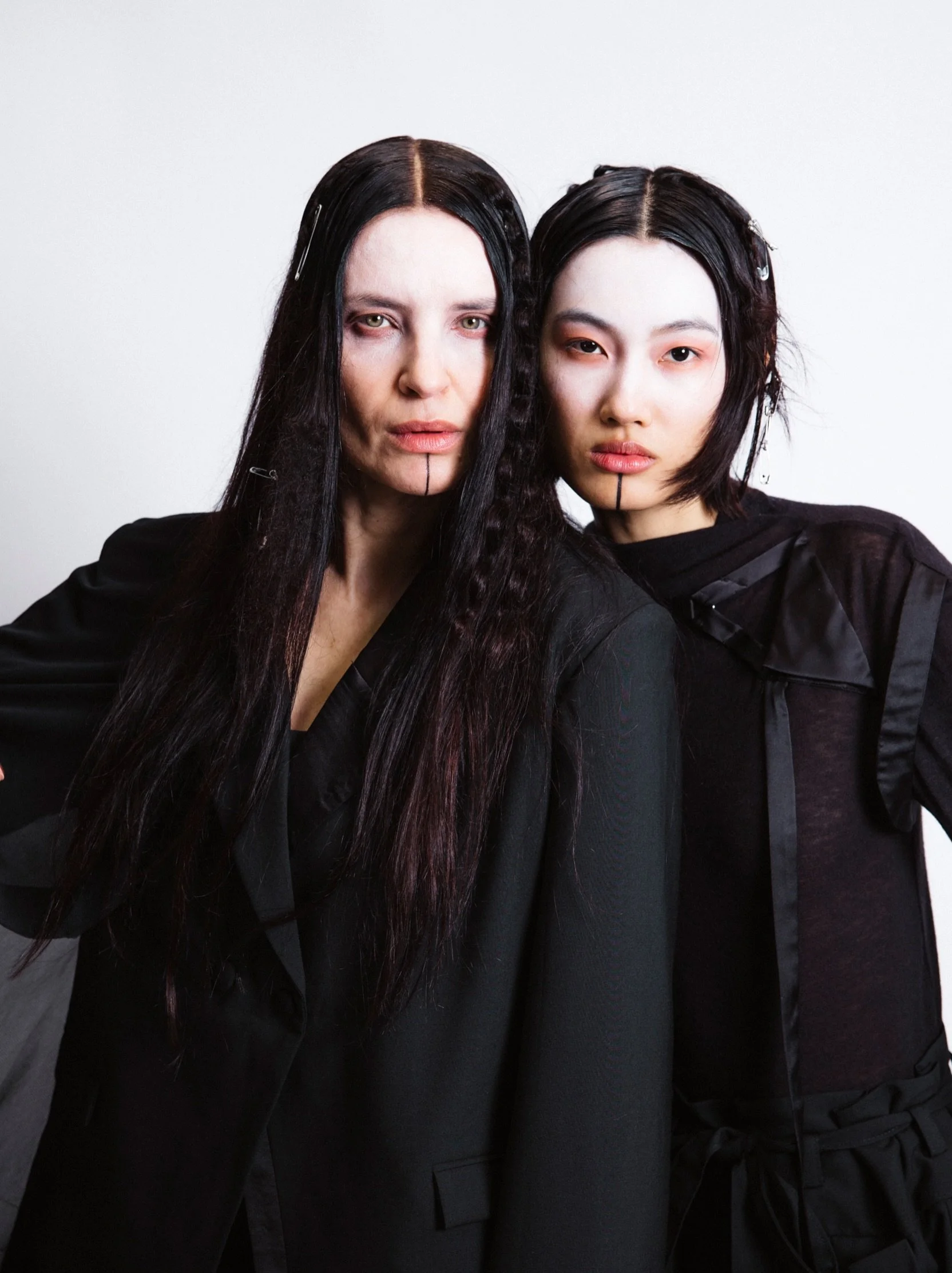 INFDARK | LONDON FASHION WEEK

Taiwanese designer Kuo Wei brings INFDark to the Fashion Scout catwalk this London Fashion Week.

Founded in 2011, INFDark has built a distinctive design language around architectural construction, precise tailoring and
