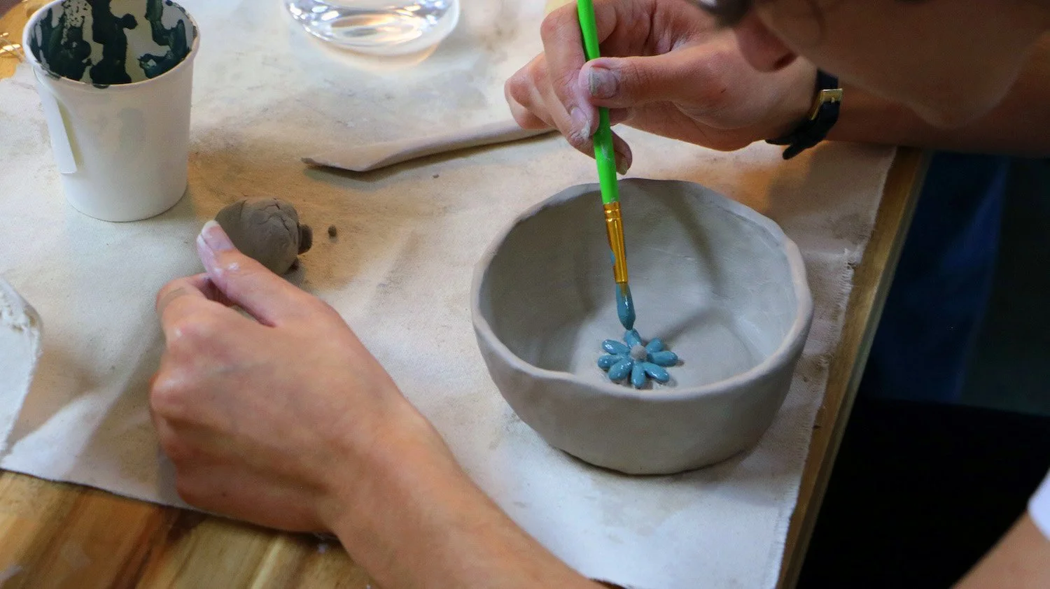 Clay 101 Zürich – Beginner-Friendly Pottery Workshop | Töpferkurs Zürich