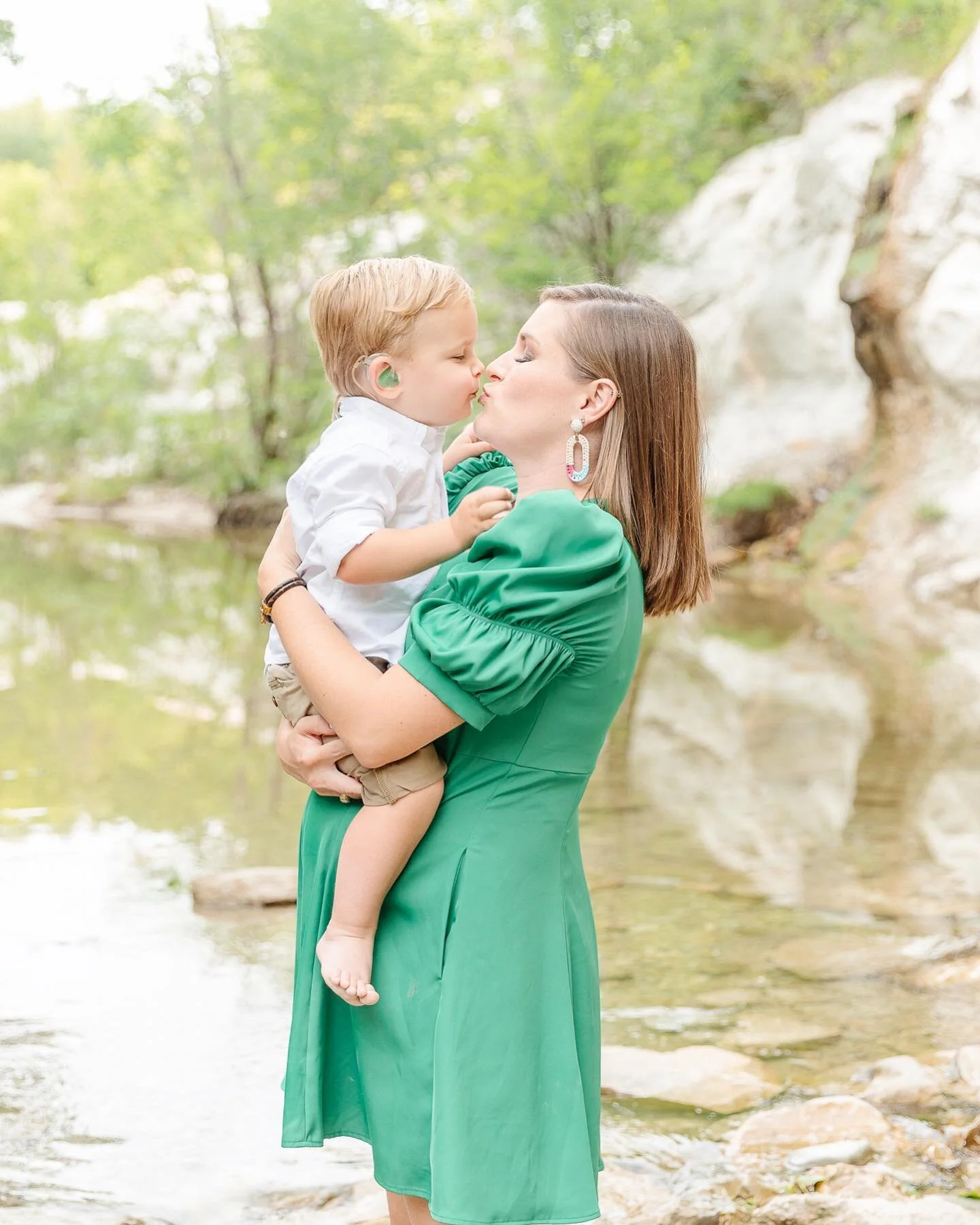 Happy Mother’s Day to all the moms out there! π  Today is a day to celebrate but also a day that stings many. 
.
To those that still have their moms and those that miss them;  to those that are celebrating with their kids and to those that lon