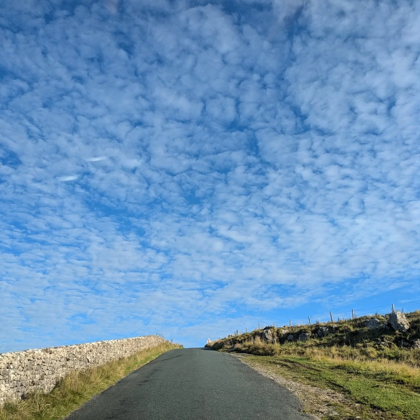 It might be getting chillier but there's been some stunning skies day and night this week in the @yorkshiredales