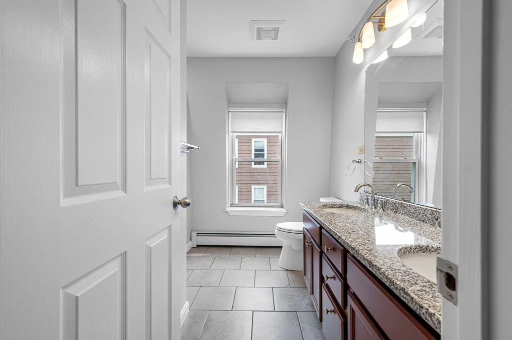 9 Goulding St, Worcester, MA Unit3 (11 of 17).jpg