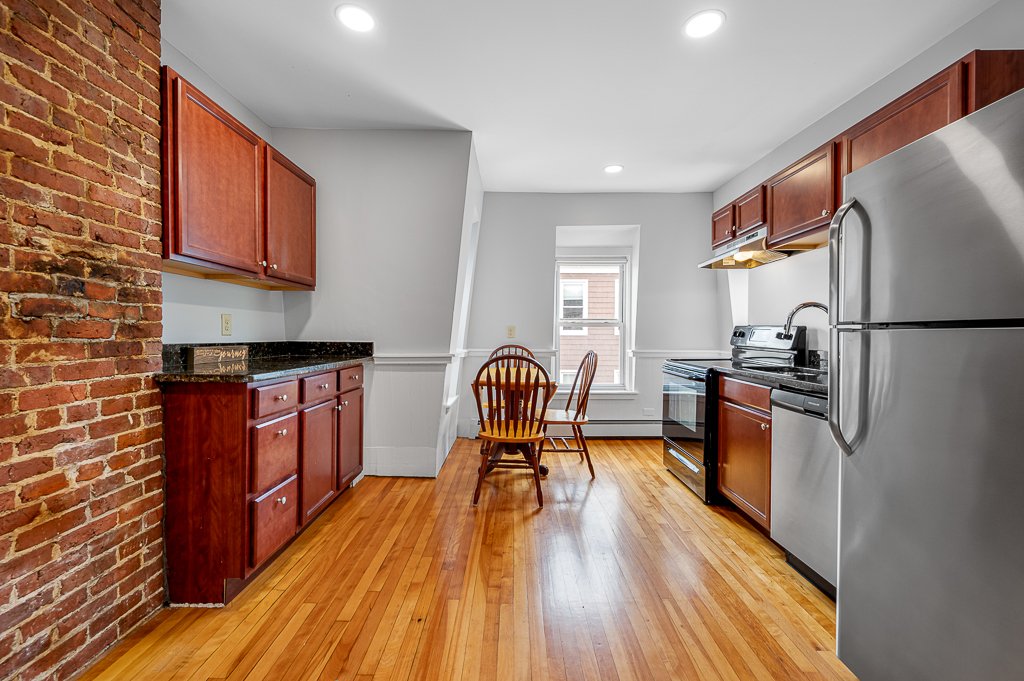 9 Goulding St, Worcester, MA Unit3 (4 of 17).jpg