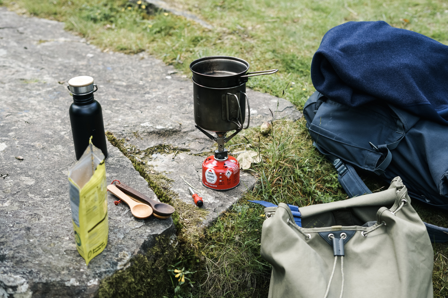  Hiking lunch 